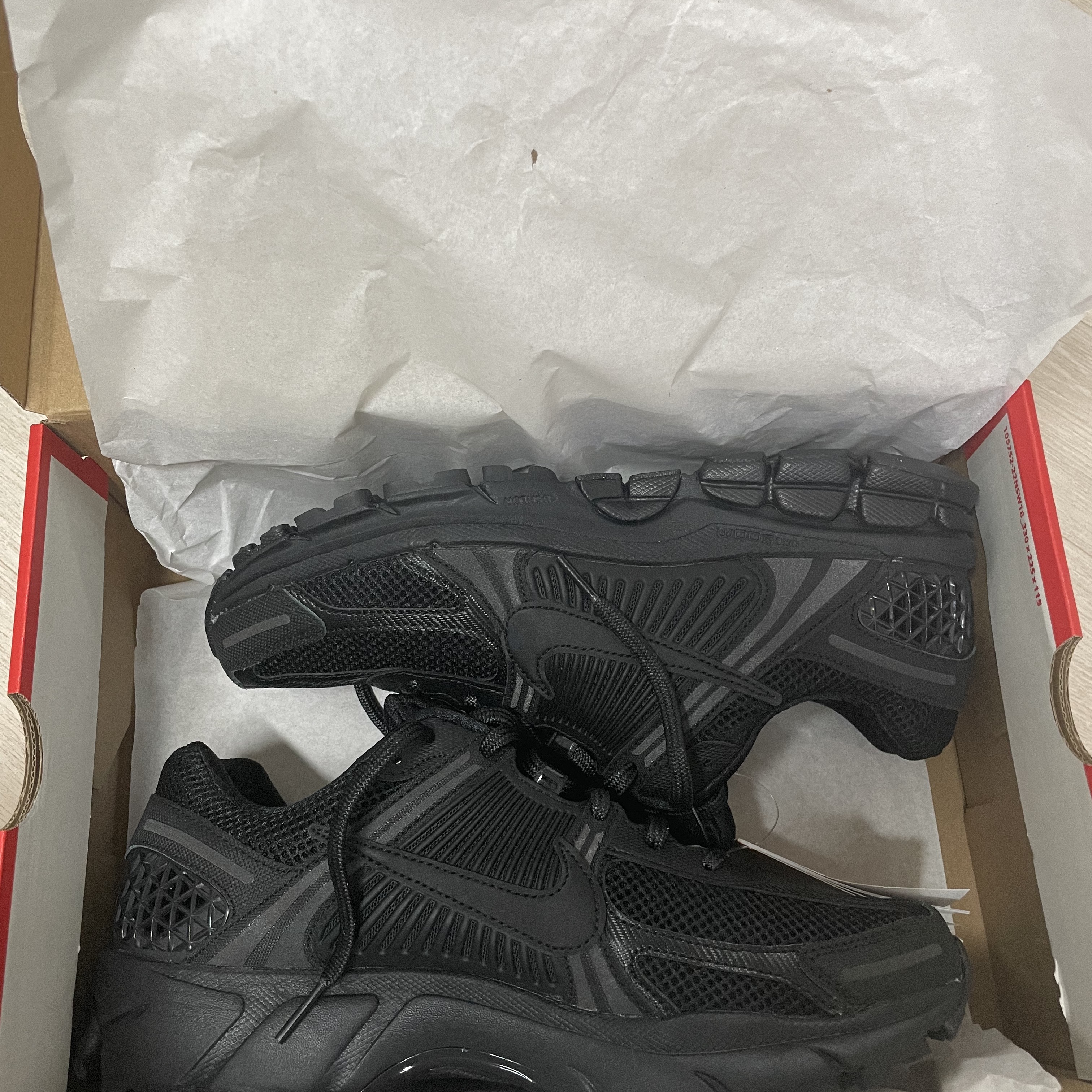 Nike Zoom Vomero 5 SP Black 착용 스타일