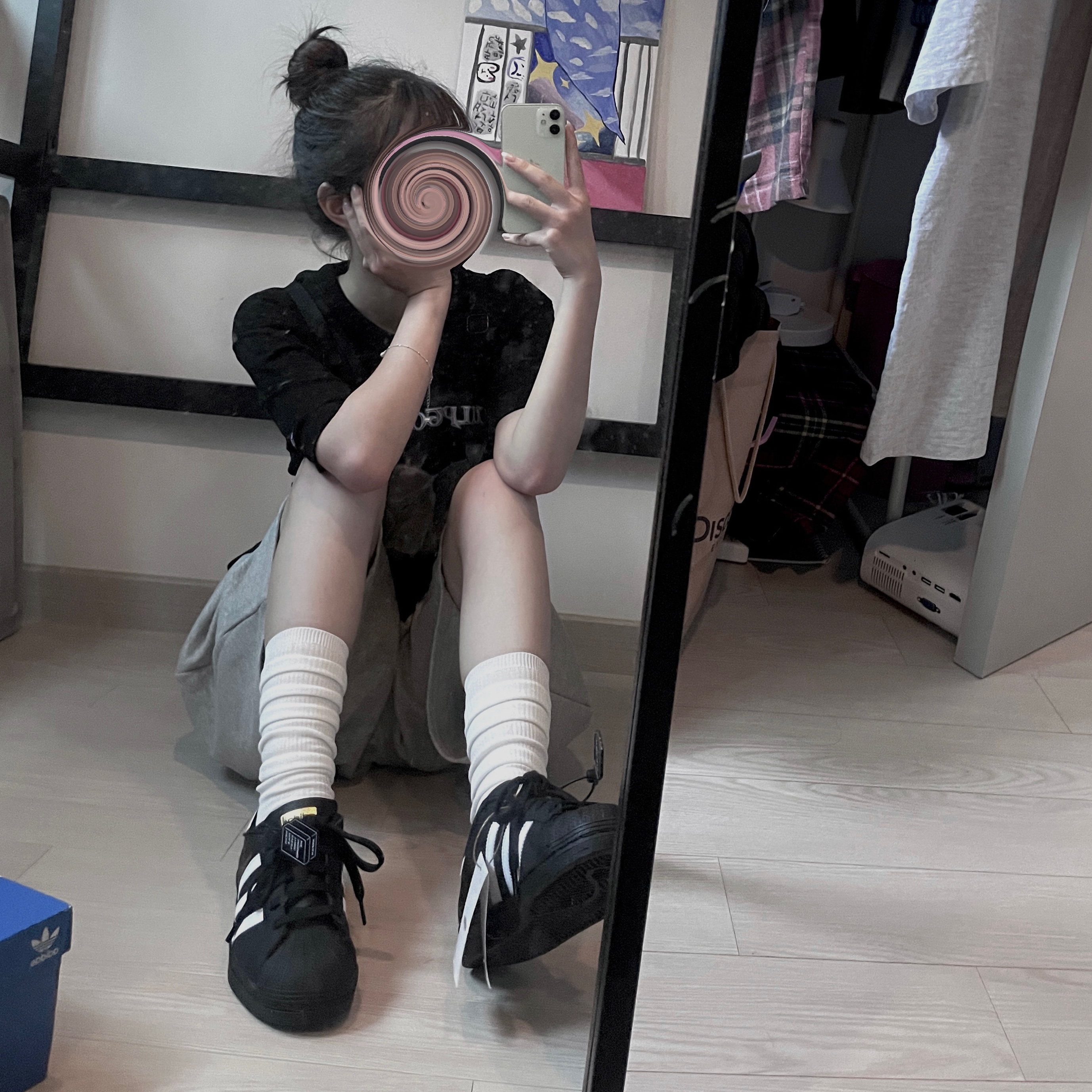 (J) Adidas Superstar Black White 착용 스타일