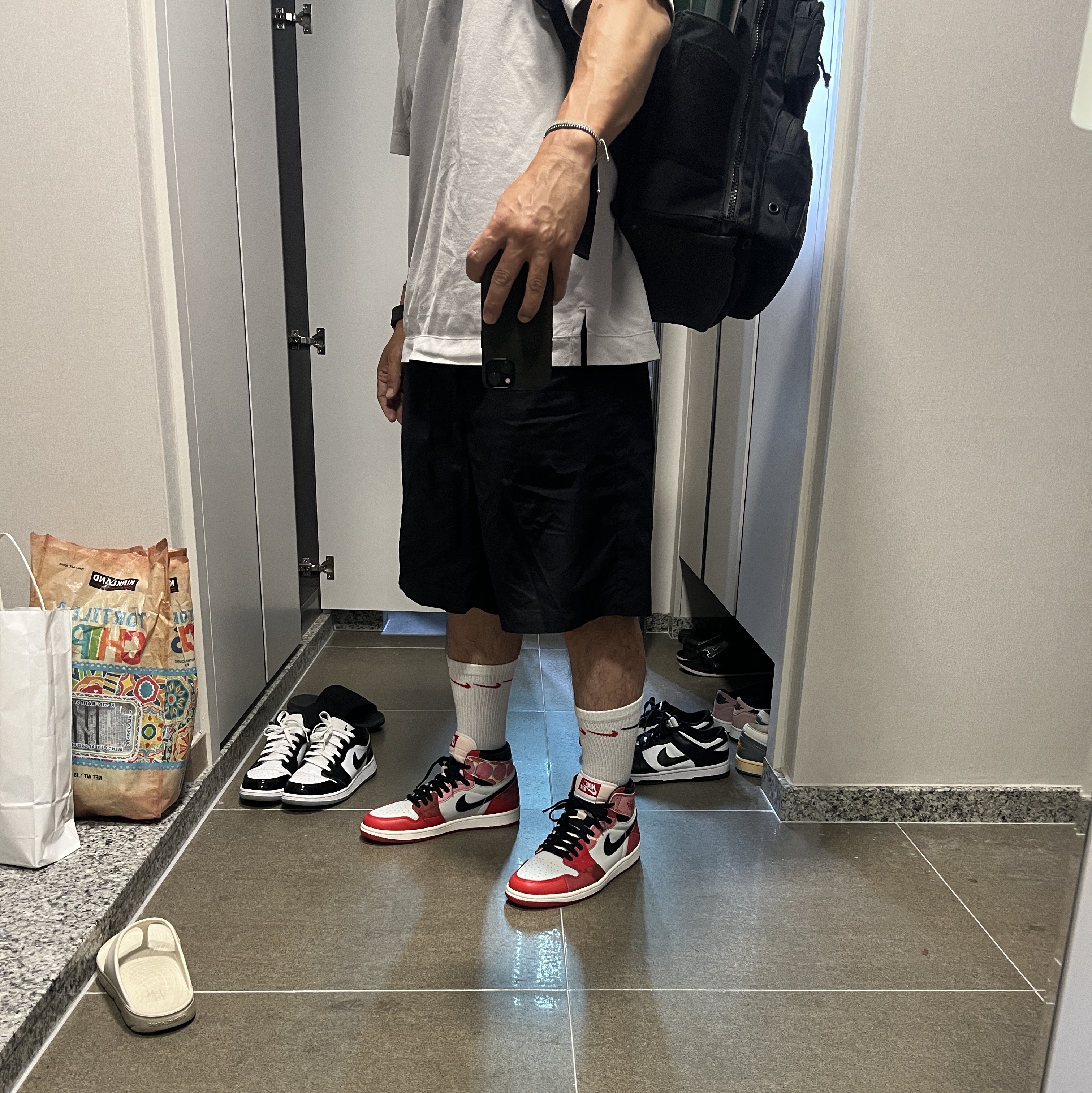Jordan 1 Retro High Spider-Man Next Chapter 착용 스타일 - 1