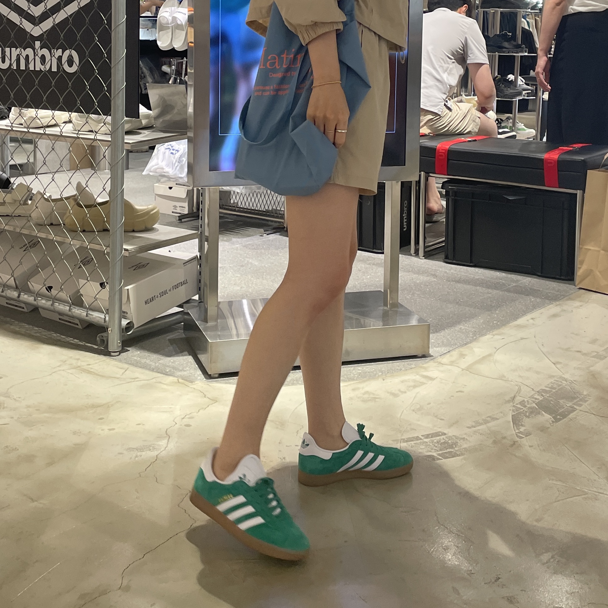 Adidas Gazelle Court Green Cloud White 착용 스타일 - 2