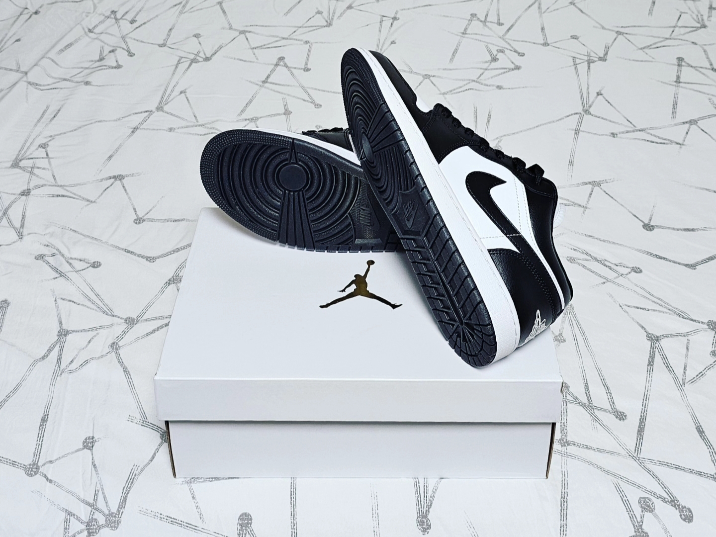 (W) Jordan 1 Low Black and White 착용 스타일 - 4