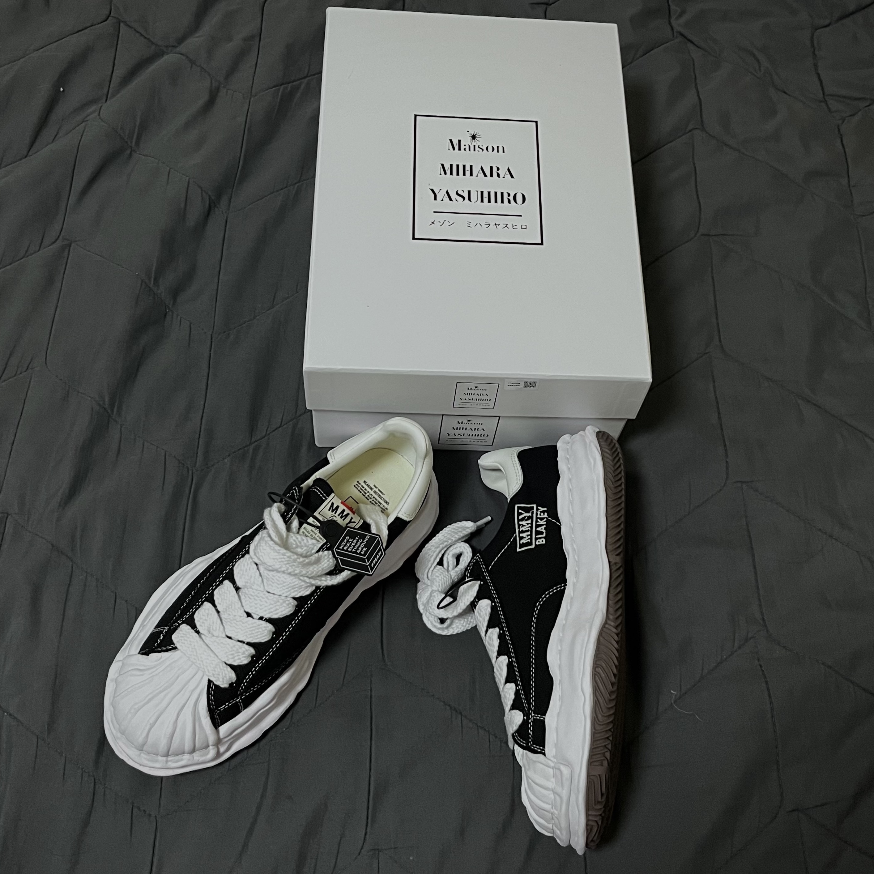 Maison Mihara Yasuhiro Blakey OG Sole Canvas Low-top Sneakers Black White 착용 스타일