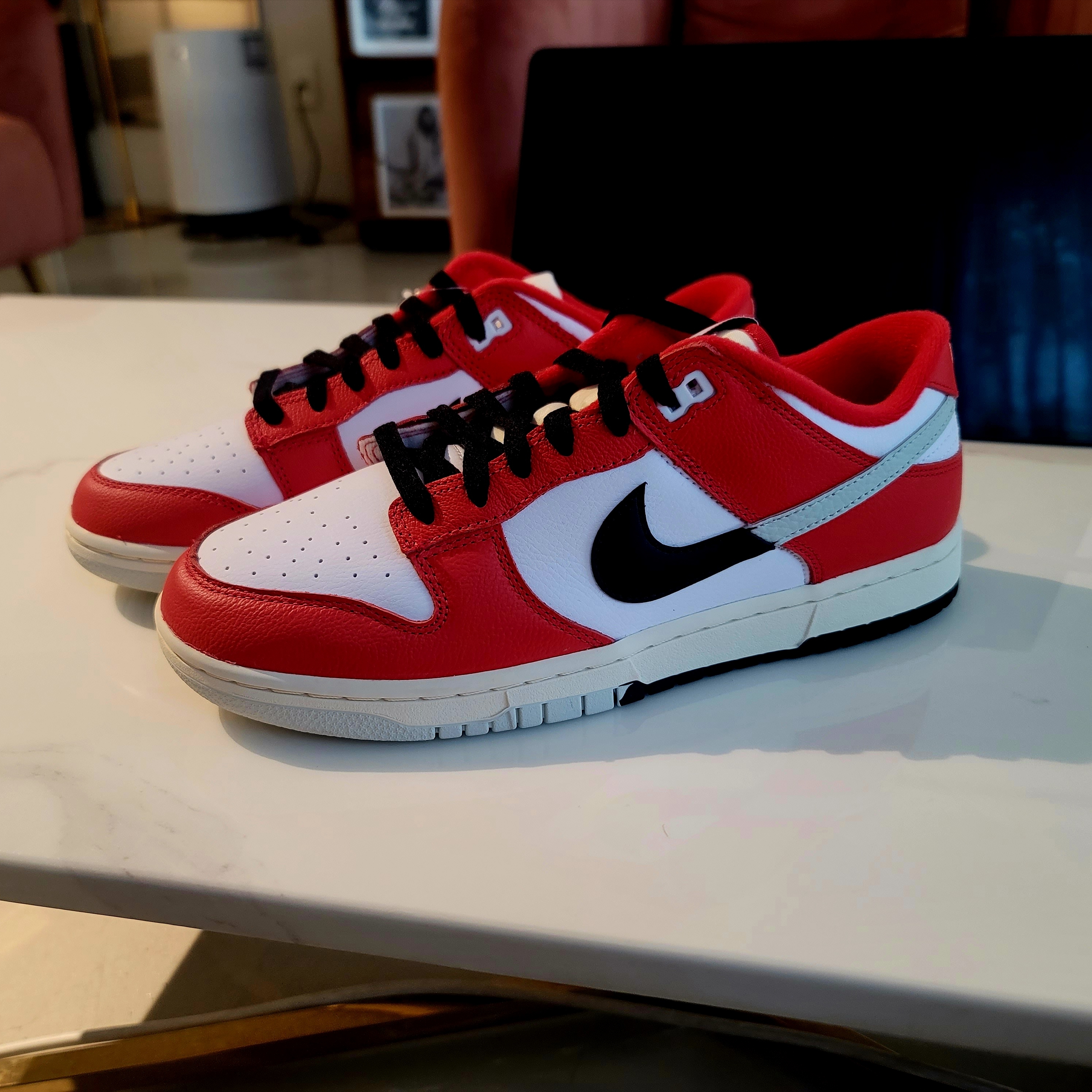 Nike Dunk Low Retro PRM University Red Black 착용 스타일