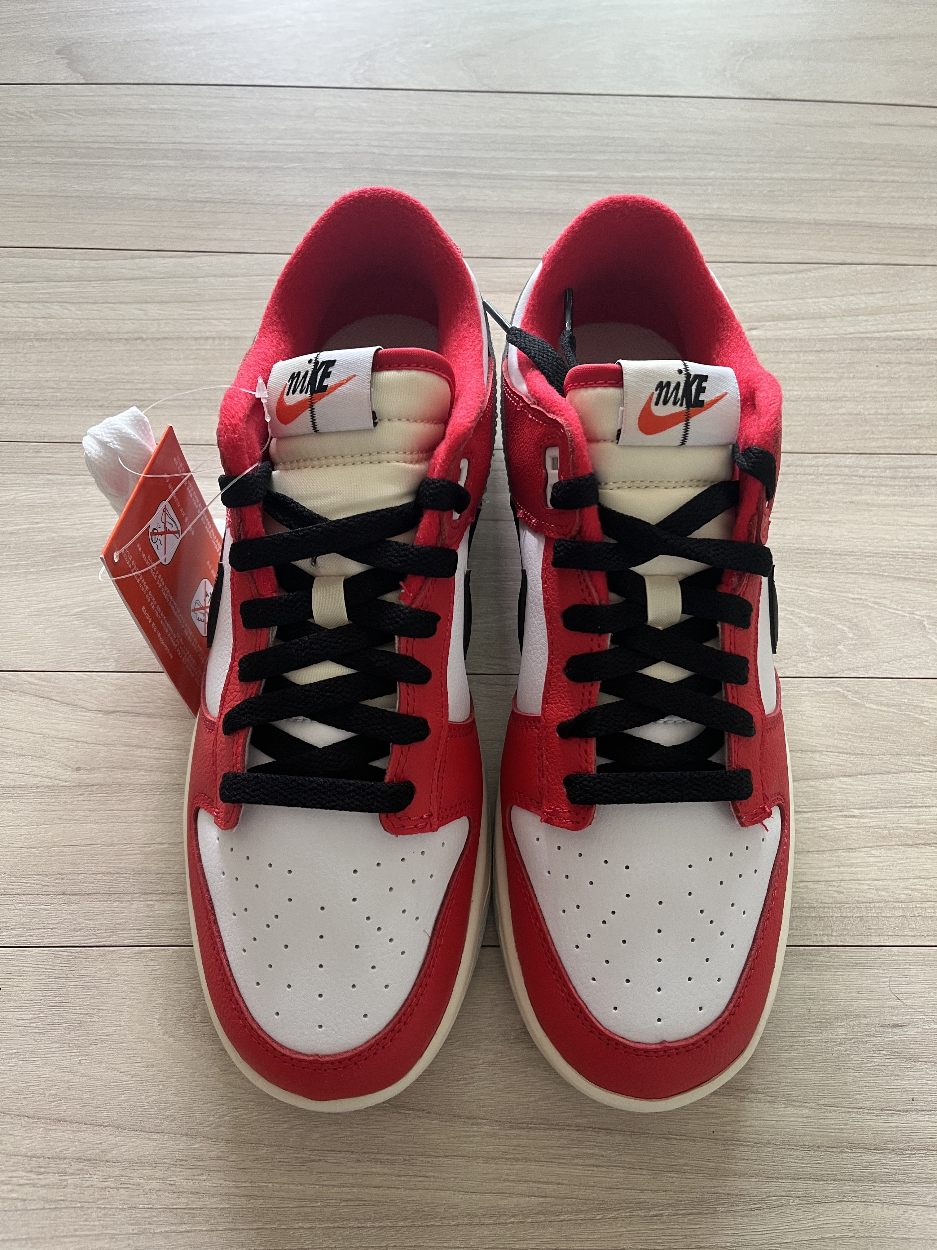 Nike Dunk Low Retro PRM University Red Black 착용 스타일 - 1