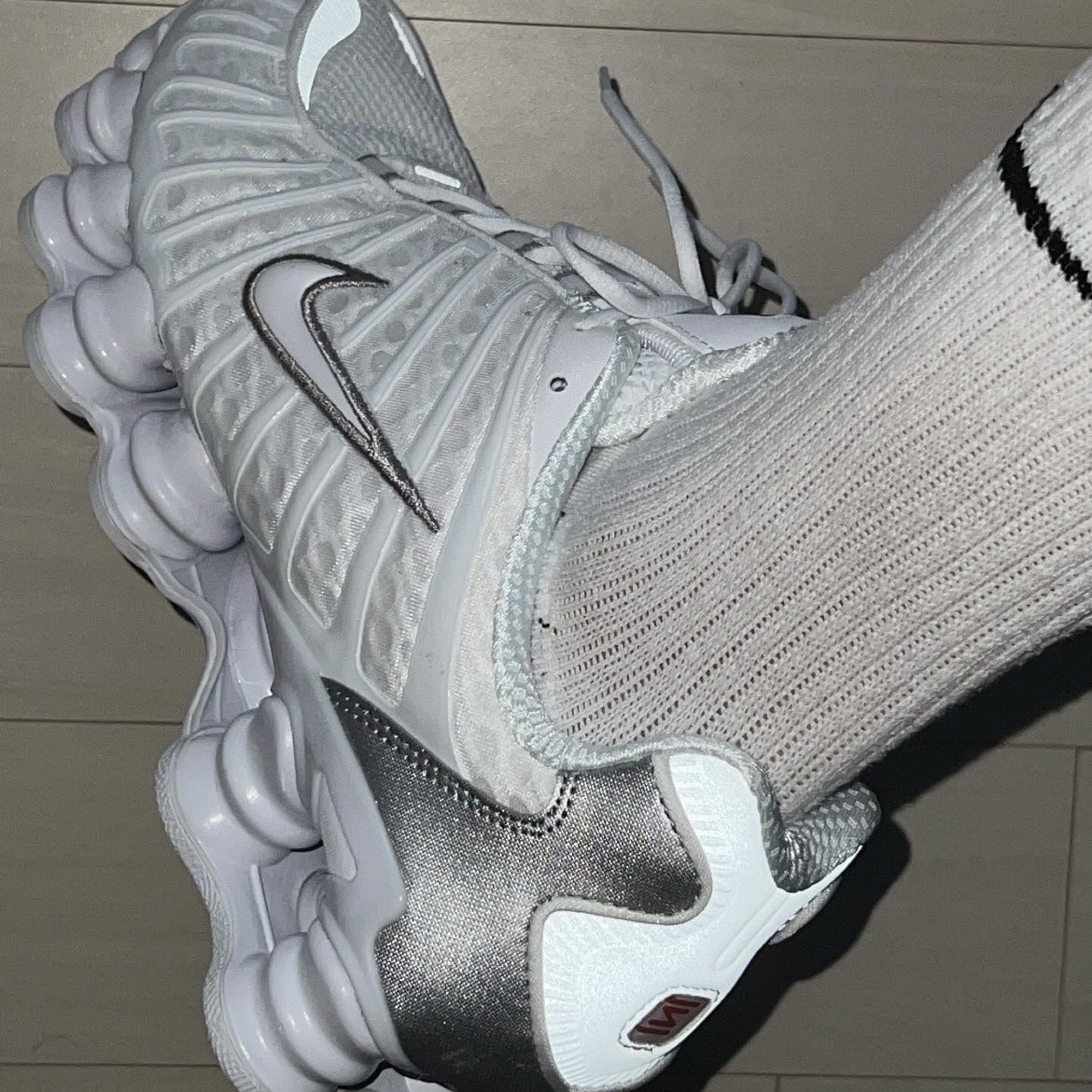 (W) Nike Shox TL White and Max Orange 착용 스타일