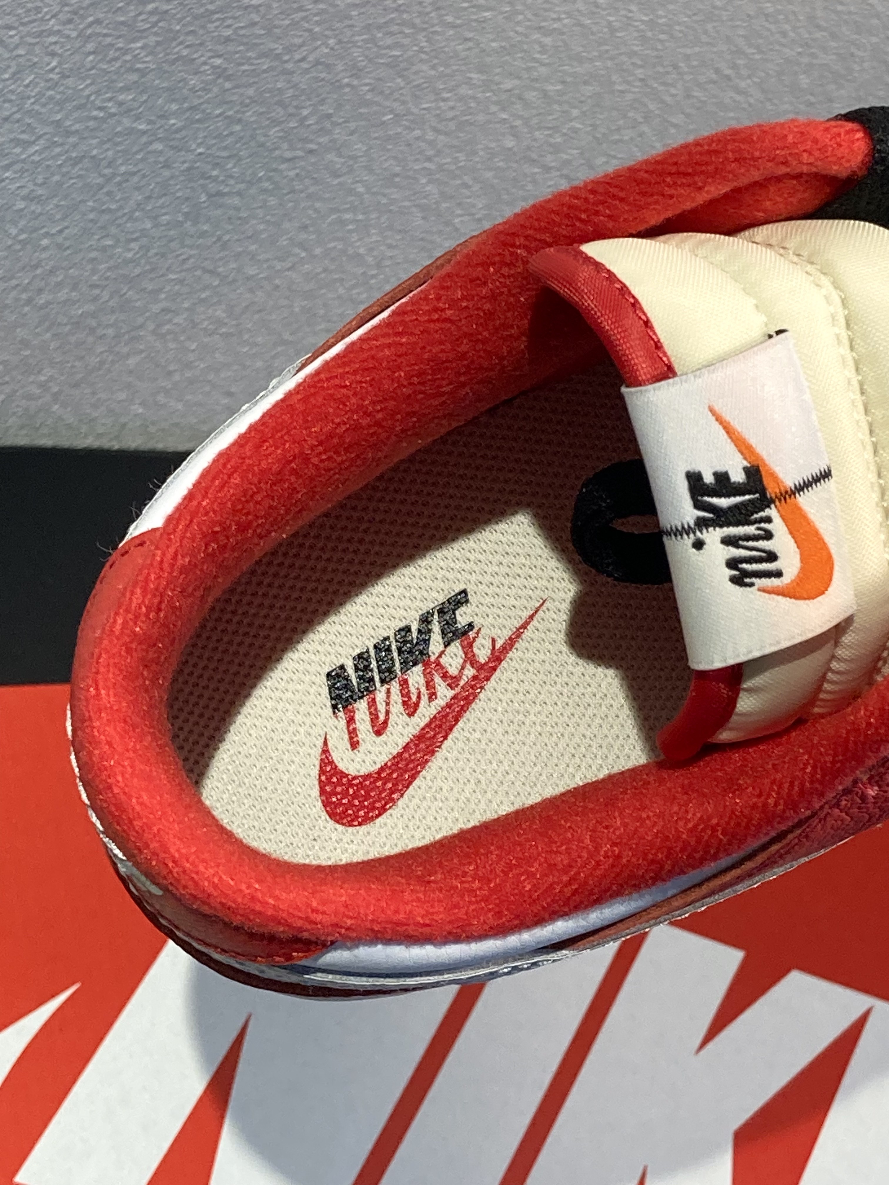 Nike Dunk Low Retro PRM University Red Black 착용 스타일 - 1