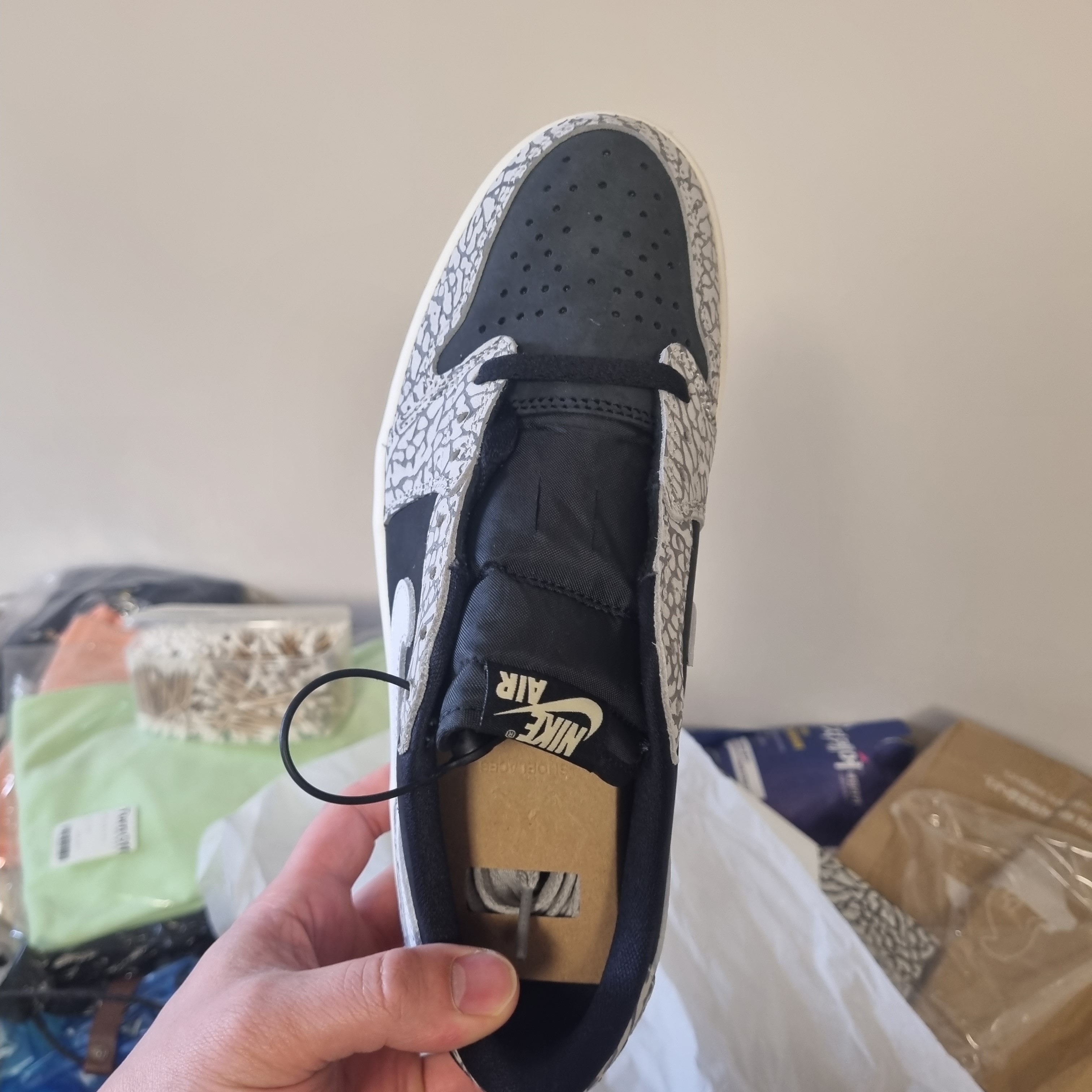 Jordan 1 Retro Low OG Black Cement 착용 스타일 - 1