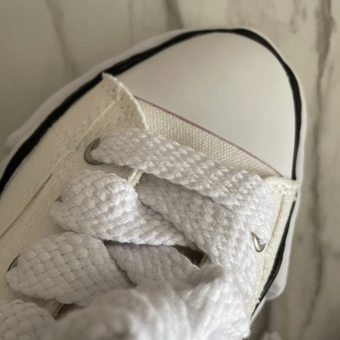 Maison Mihara Yasuhiro Peterson OG Sole Canvas Low Sneakers White 착용 스타일