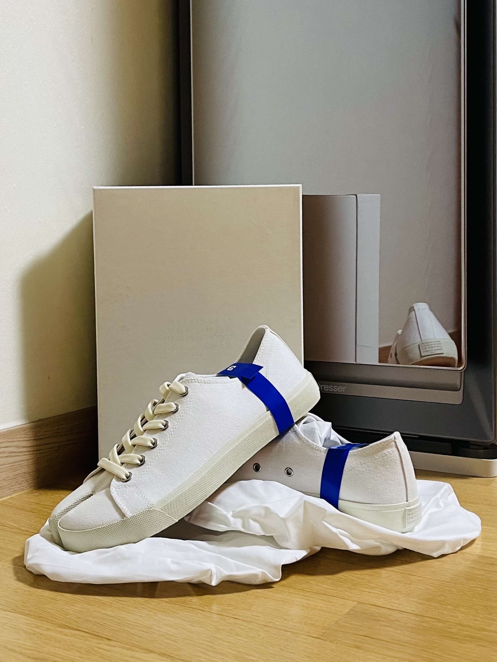 Maison Margiela Tabi Low White 착용 스타일
