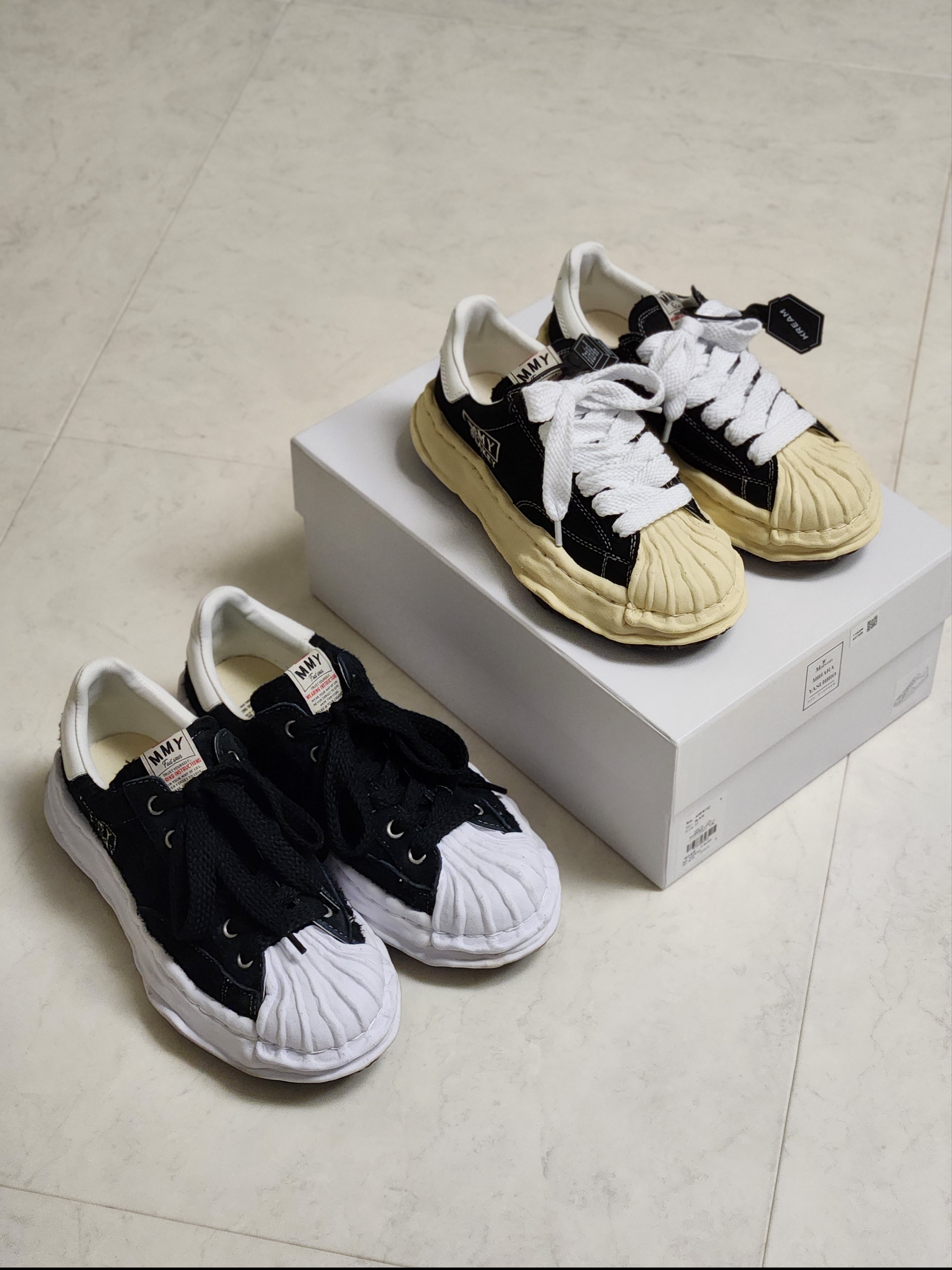 Maison Mihara Yasuhiro Blakey VL OG Sole Canvas Low-top Sneakers Black, Maison Mihara Yasuhiro Blakey OG Sole Broken Suede Low-top Sneakers Black 착용 스타일