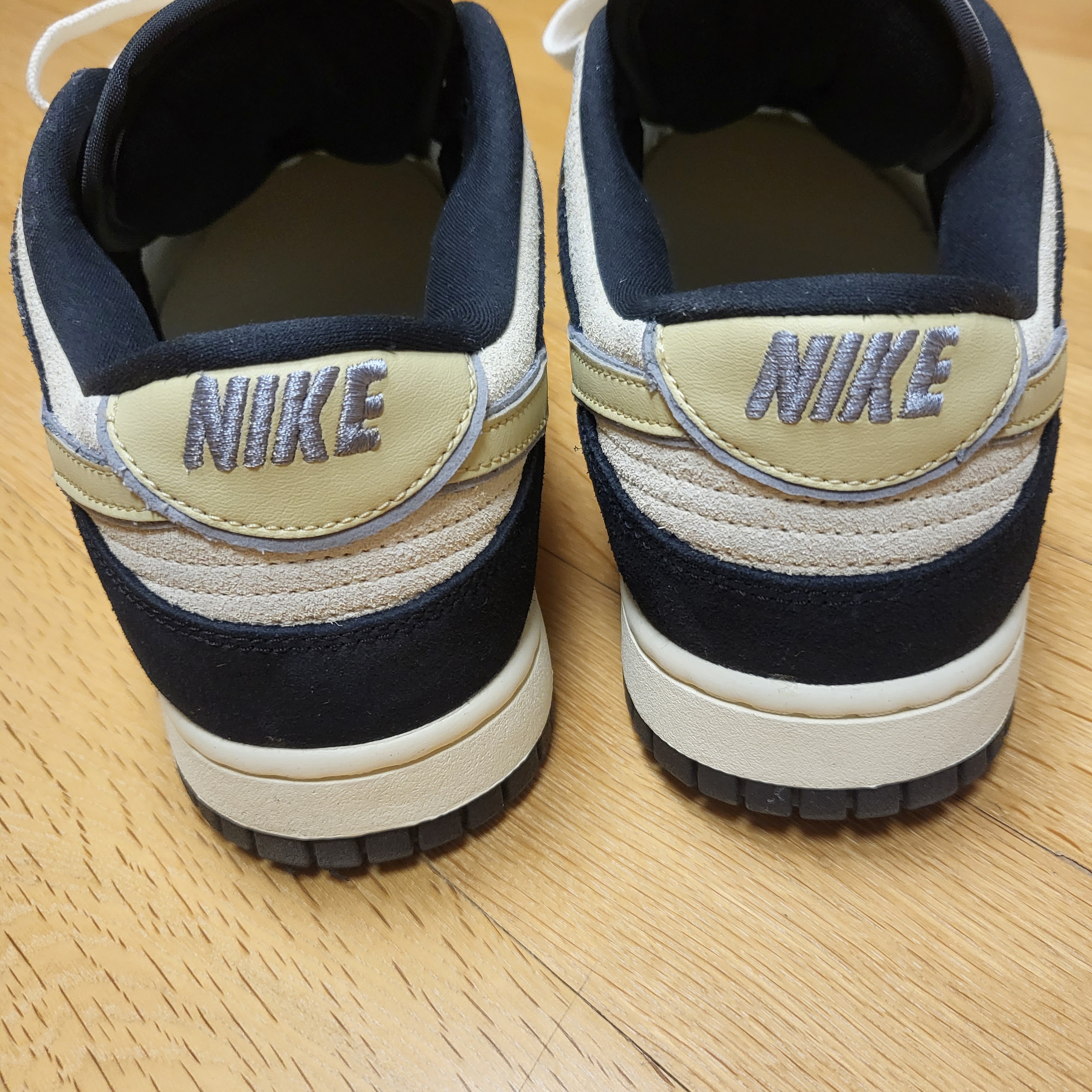 (W) Nike Dunk Low LX Black Suede 착용 스타일 - 4