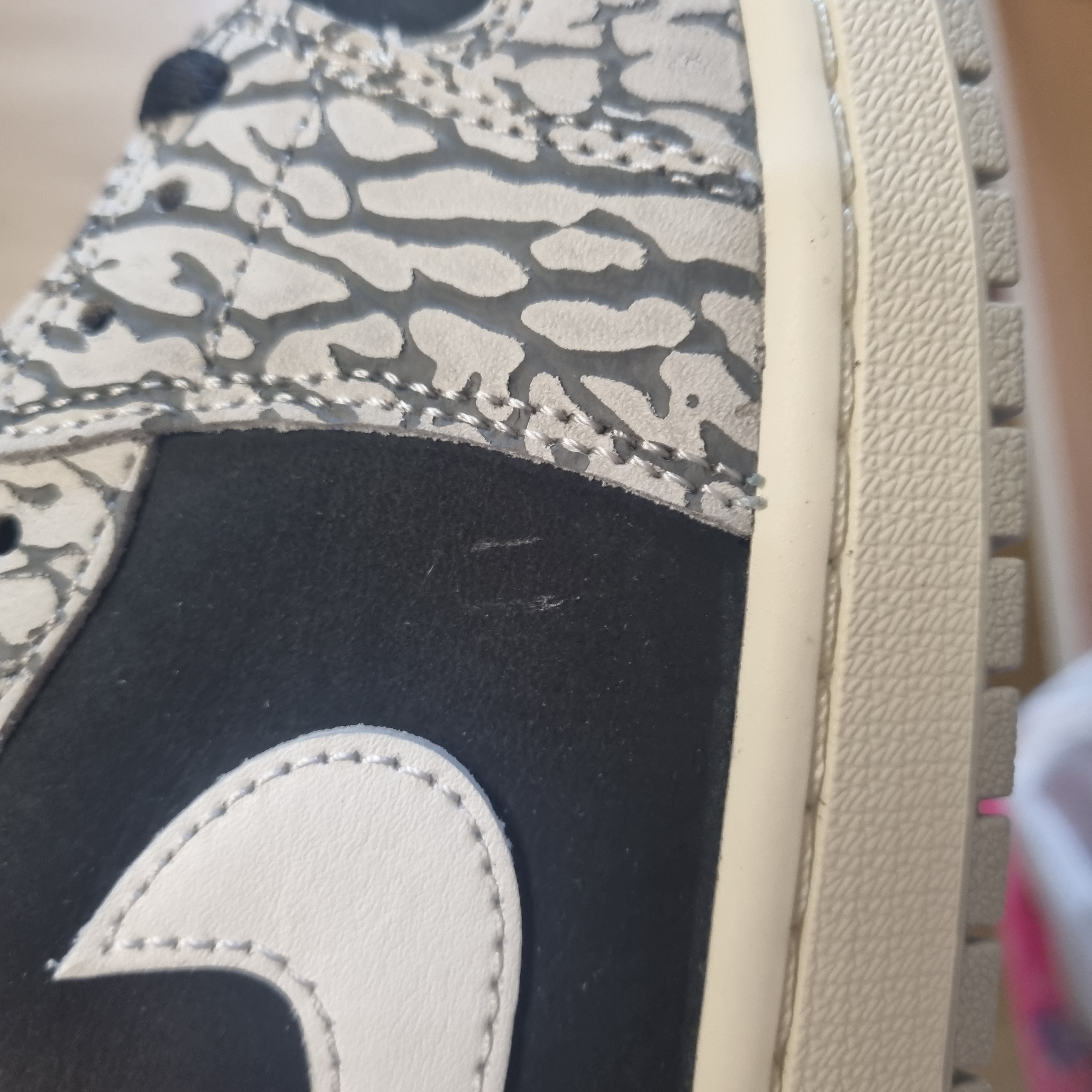 Jordan 1 Retro Low OG Black Cement 착용 스타일 - 5