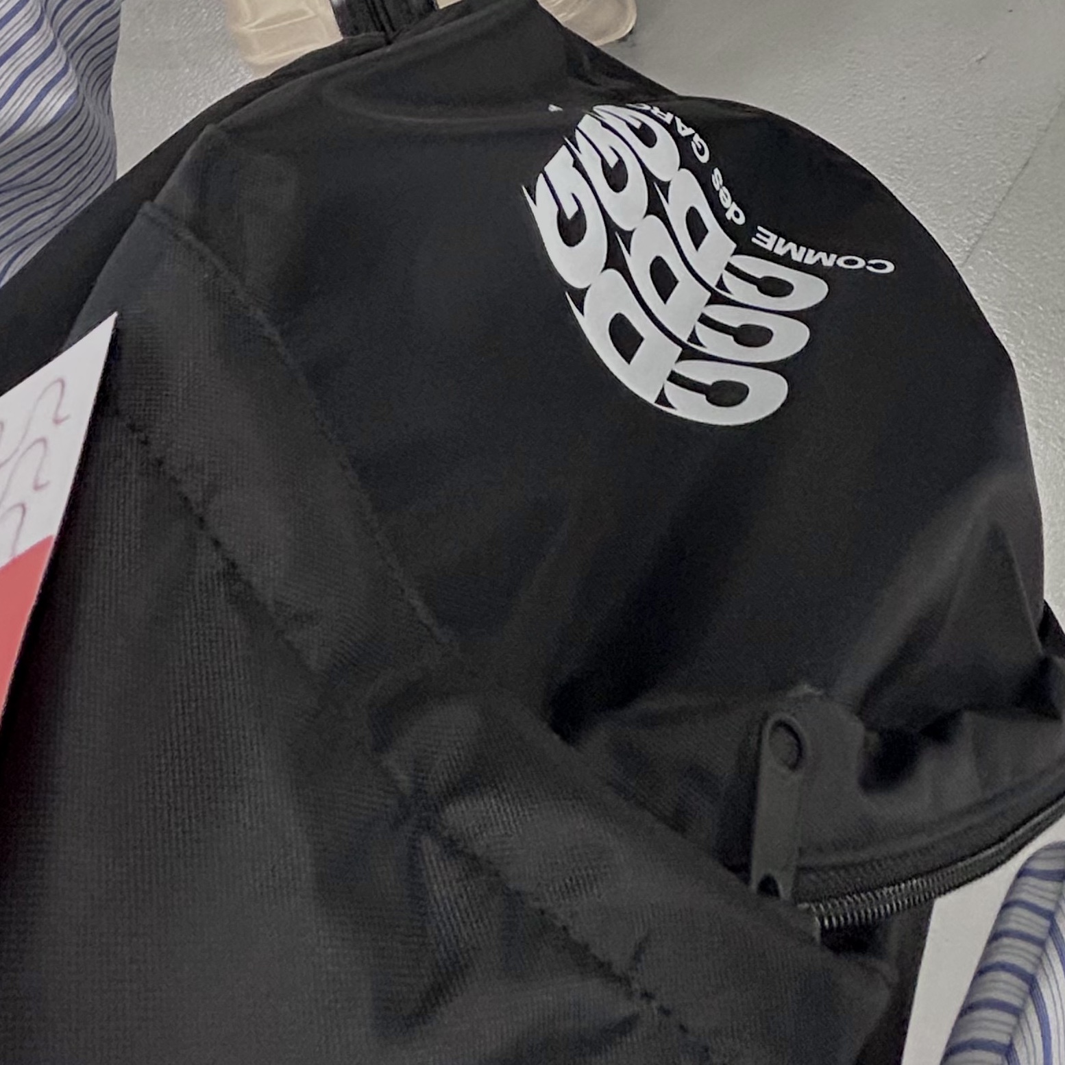 CDG Backpack Black 착용 스타일