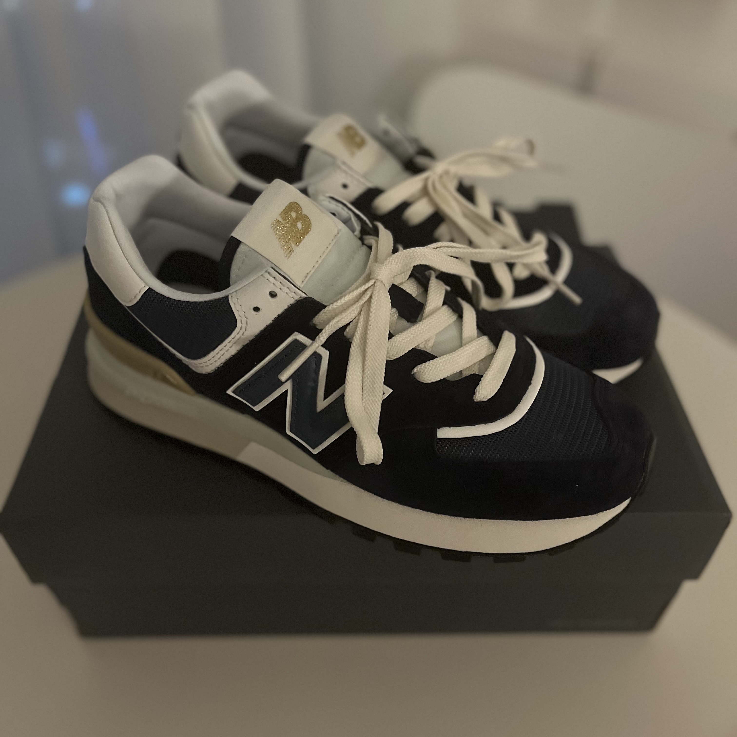 New Balance 574 Legacy Navy 착용 스타일