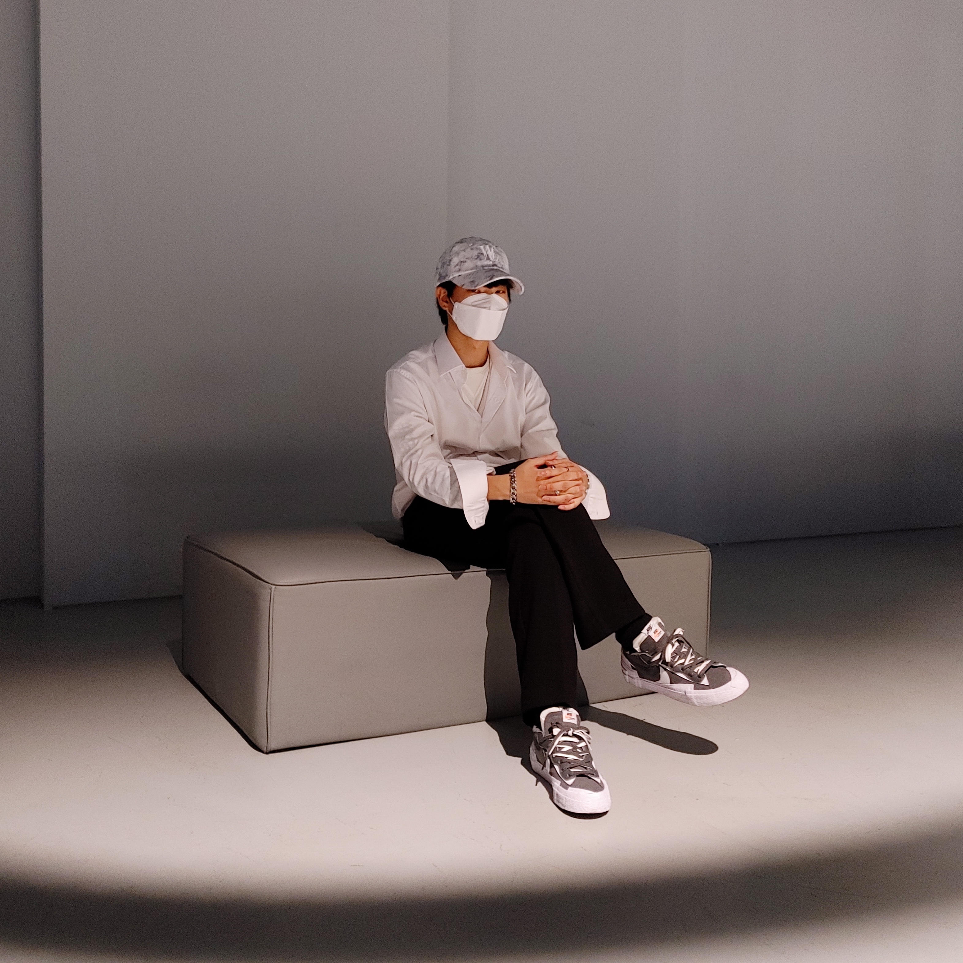 Nike x Sacai Blazer Low Iron Grey 착용 스타일