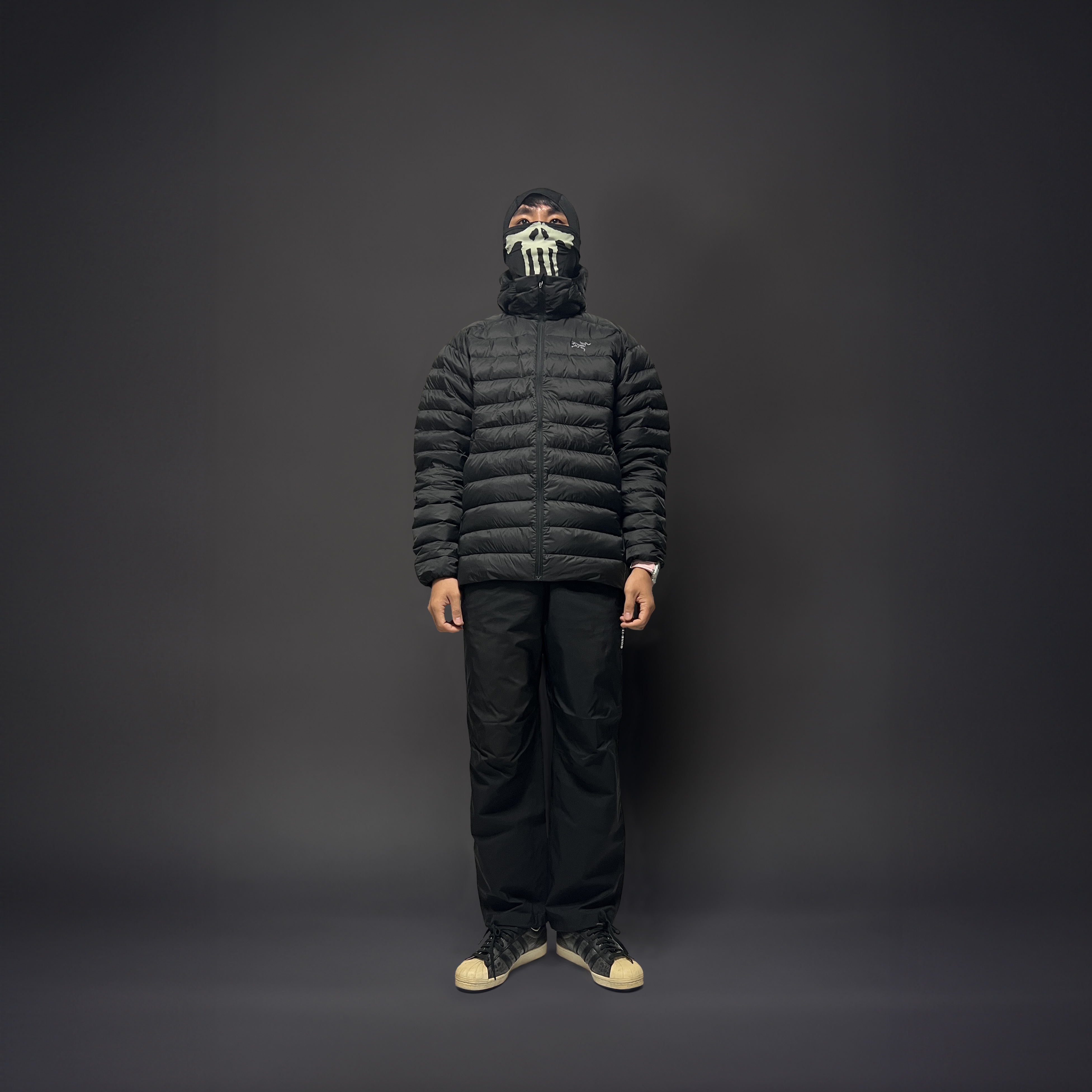 Arc'teryx Cerium Hoody Black, Adidas x Neighborhood Superstar 80s Core Black 착용 스타일 - 3