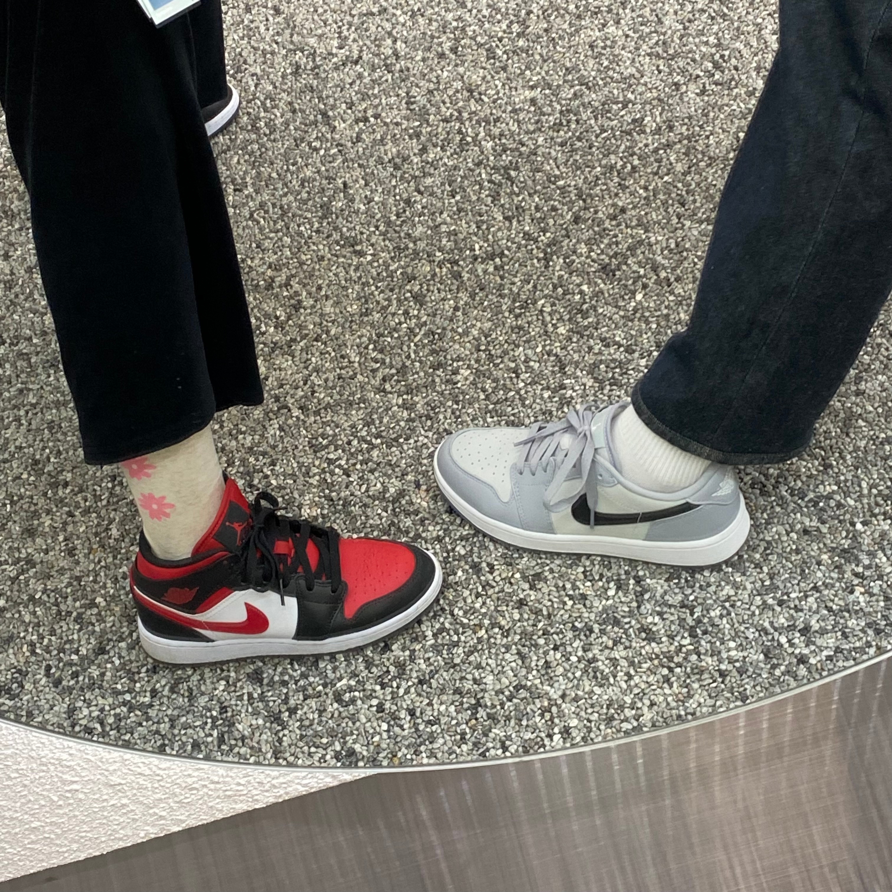 Jordan 1 Low Golf Wolf Grey 착용 스타일 - 4