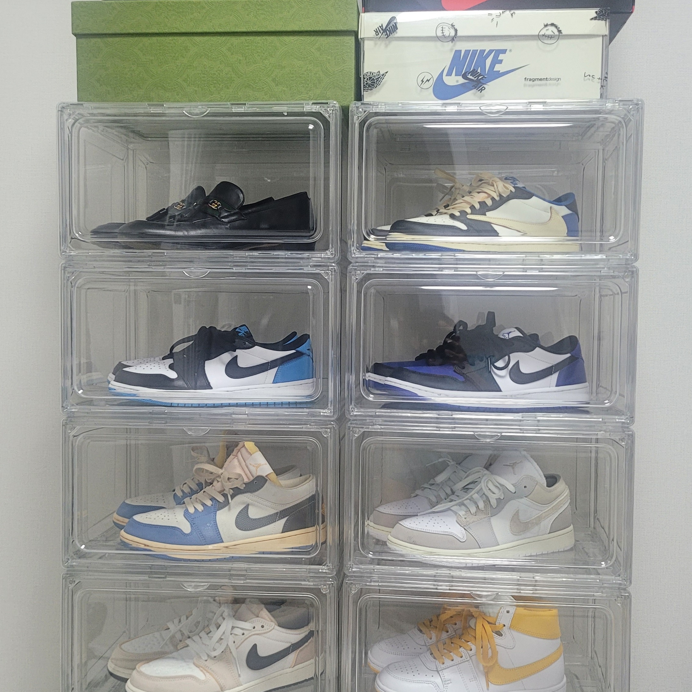 Gucci Web Interocking G Loafer Black, Jordan 1 x Travis Scott x Fragment Retro Low OG SP Military Blue 착용 스타일