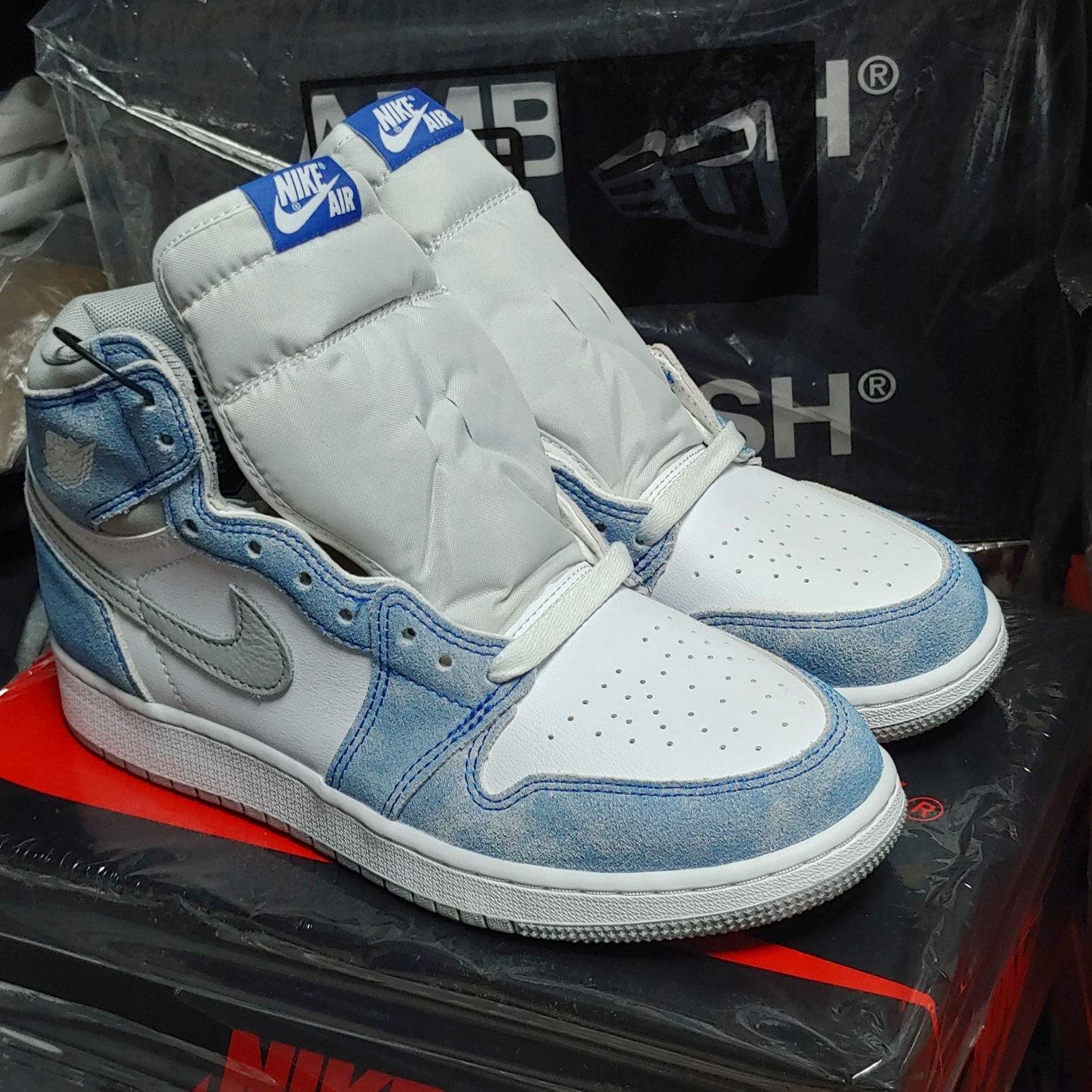Jordan 1 Retro High OG Hyper Royal, (GS) Jordan 1 Retro High OG Hyper Royal 착용 스타일 - 2