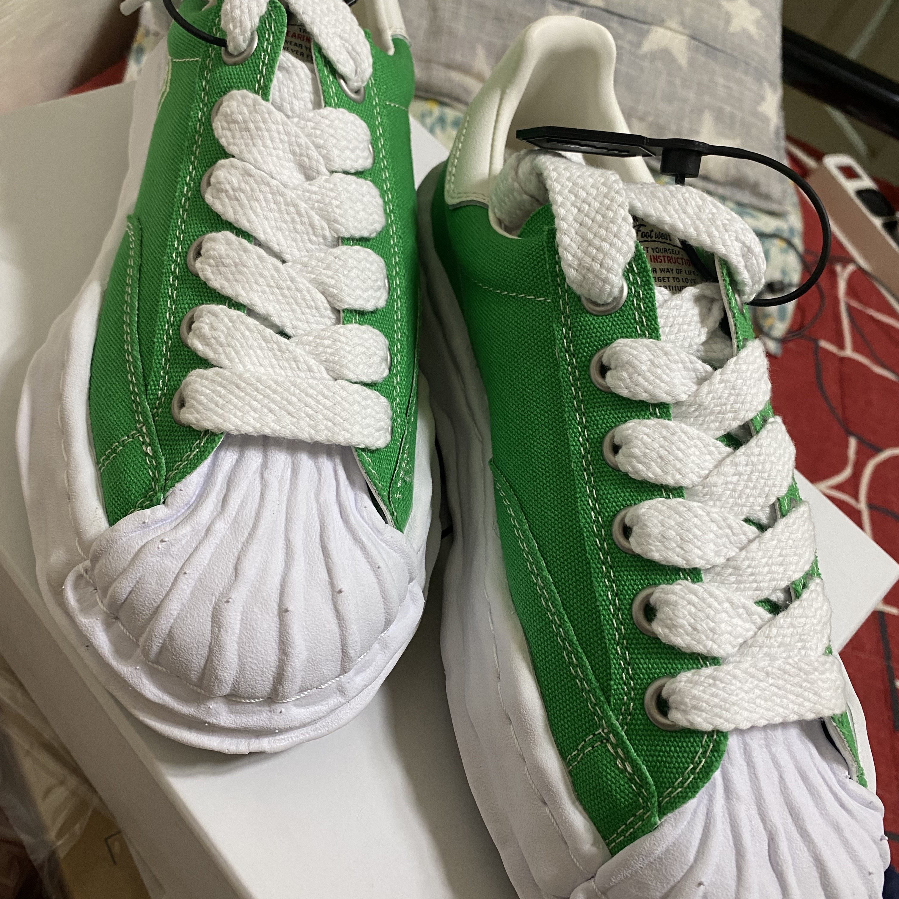 Maison Mihara Yasuhiro Blakey OG Sole Canvas Low-top Sneakers Green 착용 스타일 - 2