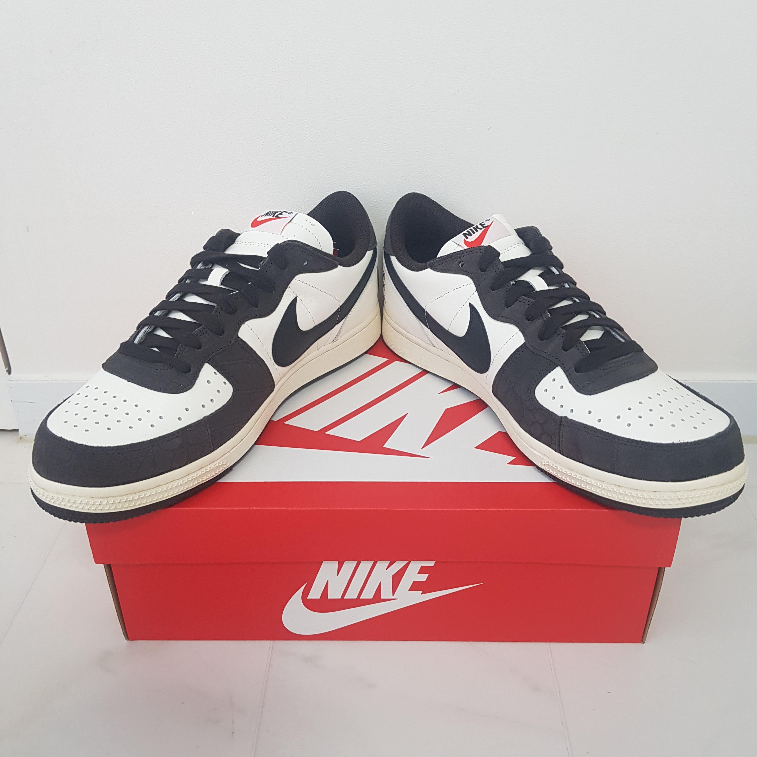 Nike Terminator Low Velvet Brown 착용 스타일 - 1