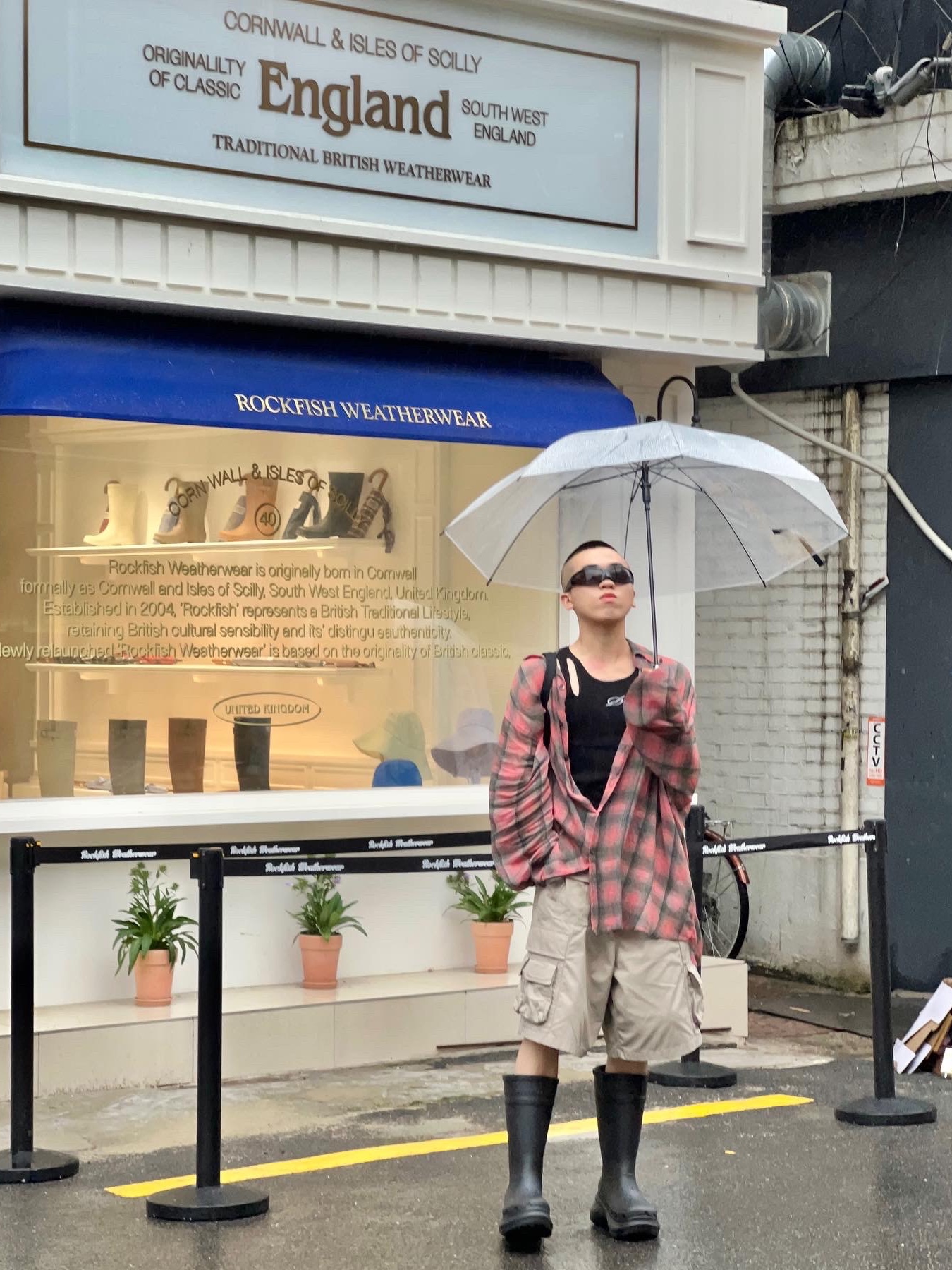 Balenciaga x Crocs Rubber Boot Black, Our Legacy Borrowed Shirt Big Lumbercheck Print 착용 스타일 - 1