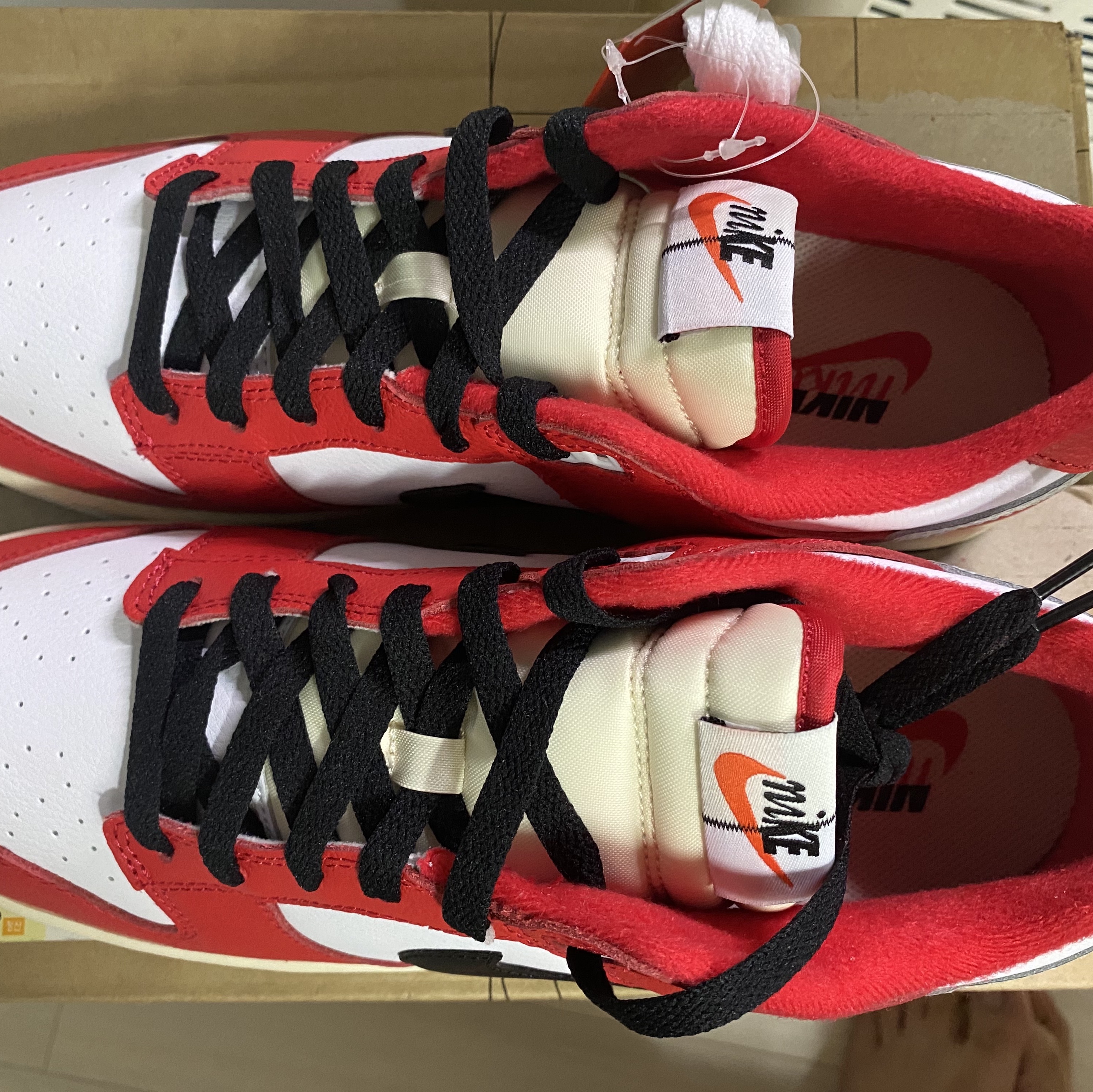 Nike Dunk Low Retro PRM University Red Black 착용 스타일 - 3