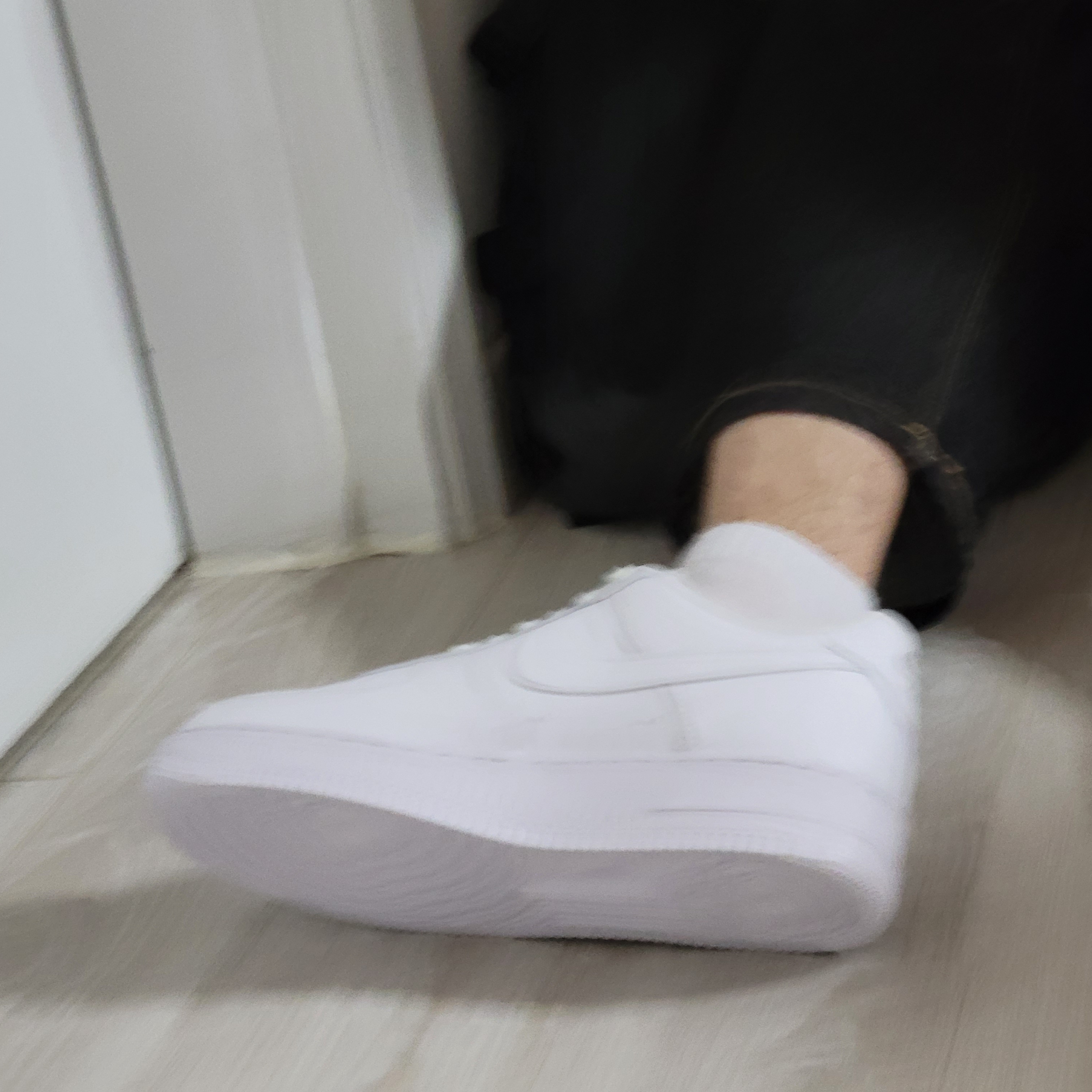 Nike Air Force 1 '07 Low White 착용 스타일 - 2