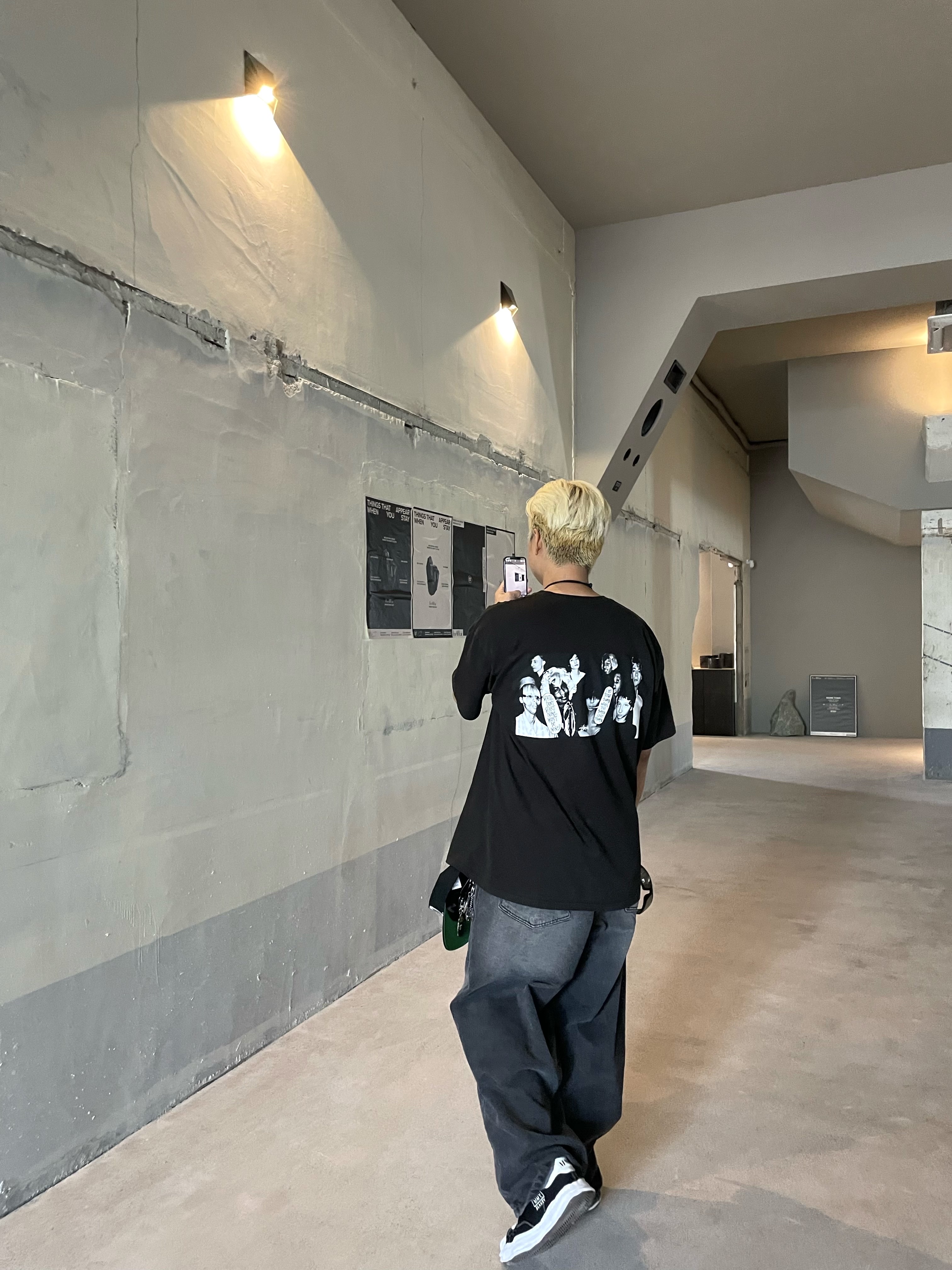 Stussy x Martine Rose Collage Pigment Dyed T-Shirt Black, Maison Mihara Yasuhiro Blakey OG Sole Canvas Low-top Sneakers Black White 착용 스타일 - 3