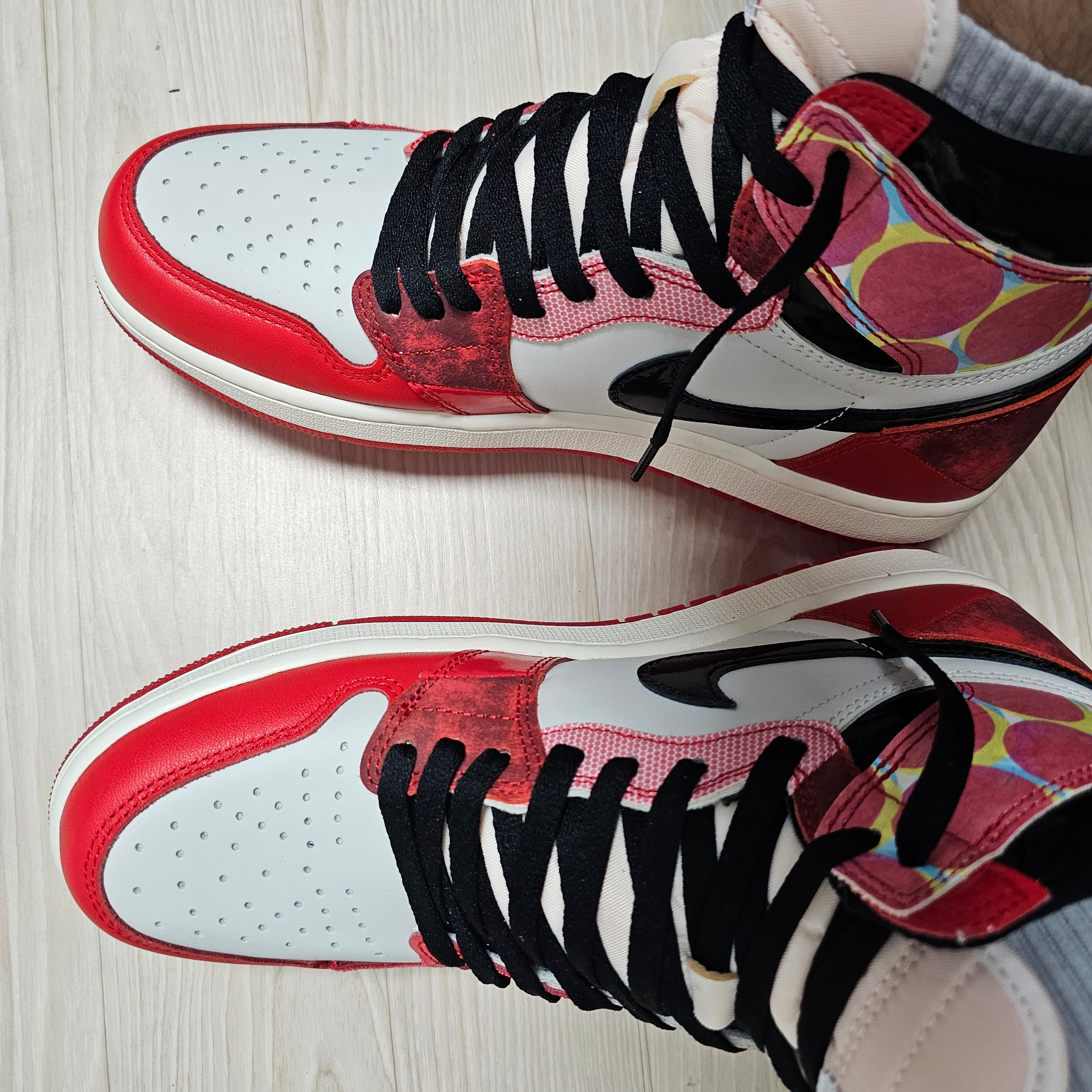 Jordan 1 Retro High Spider-Man Next Chapter 착용 스타일 - 1