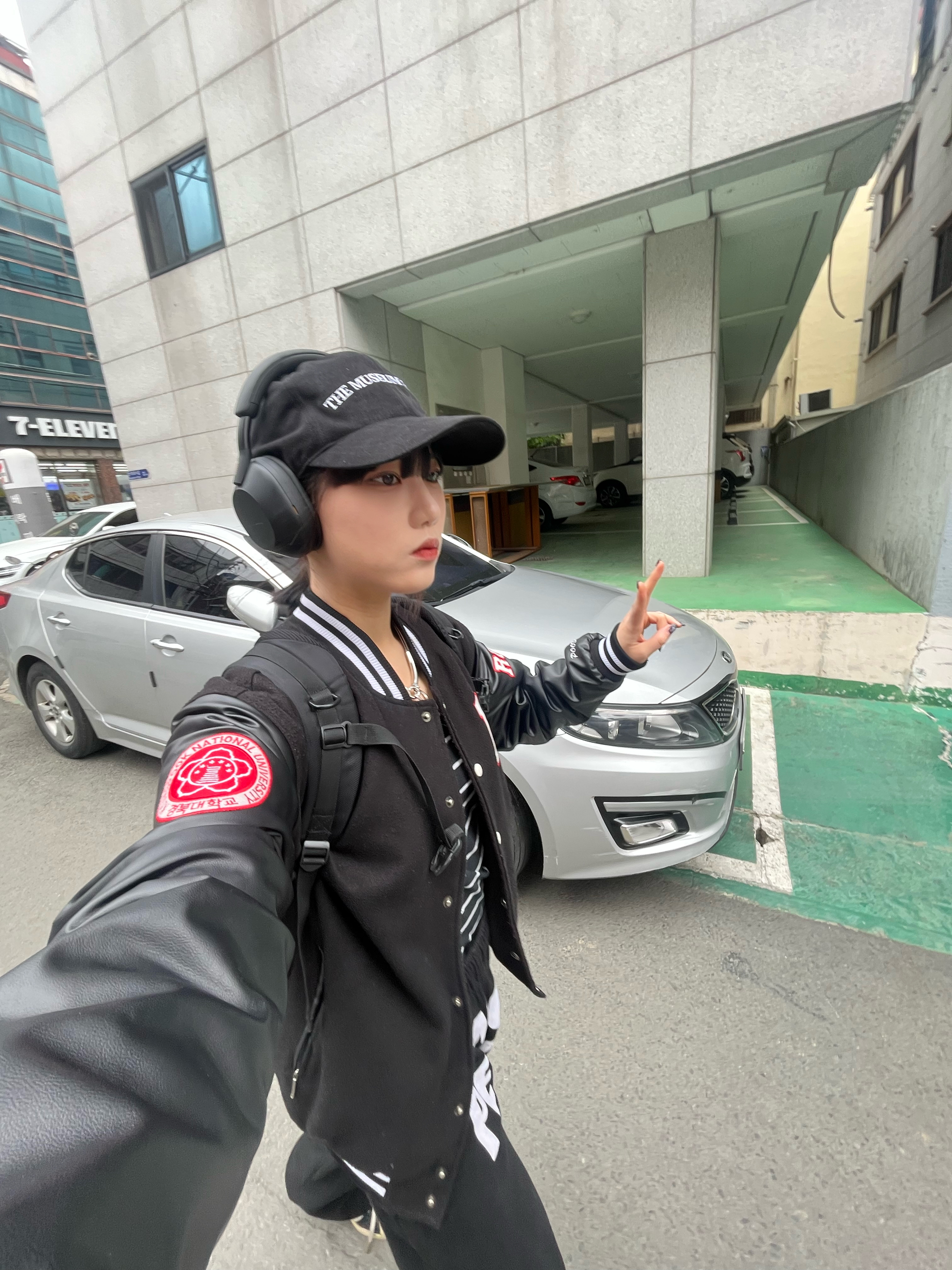 Sony WH-1000XM5 Black (Korean Ver.), The Museum Visitor Wire Ball Cap Black - 23PS 착용 스타일