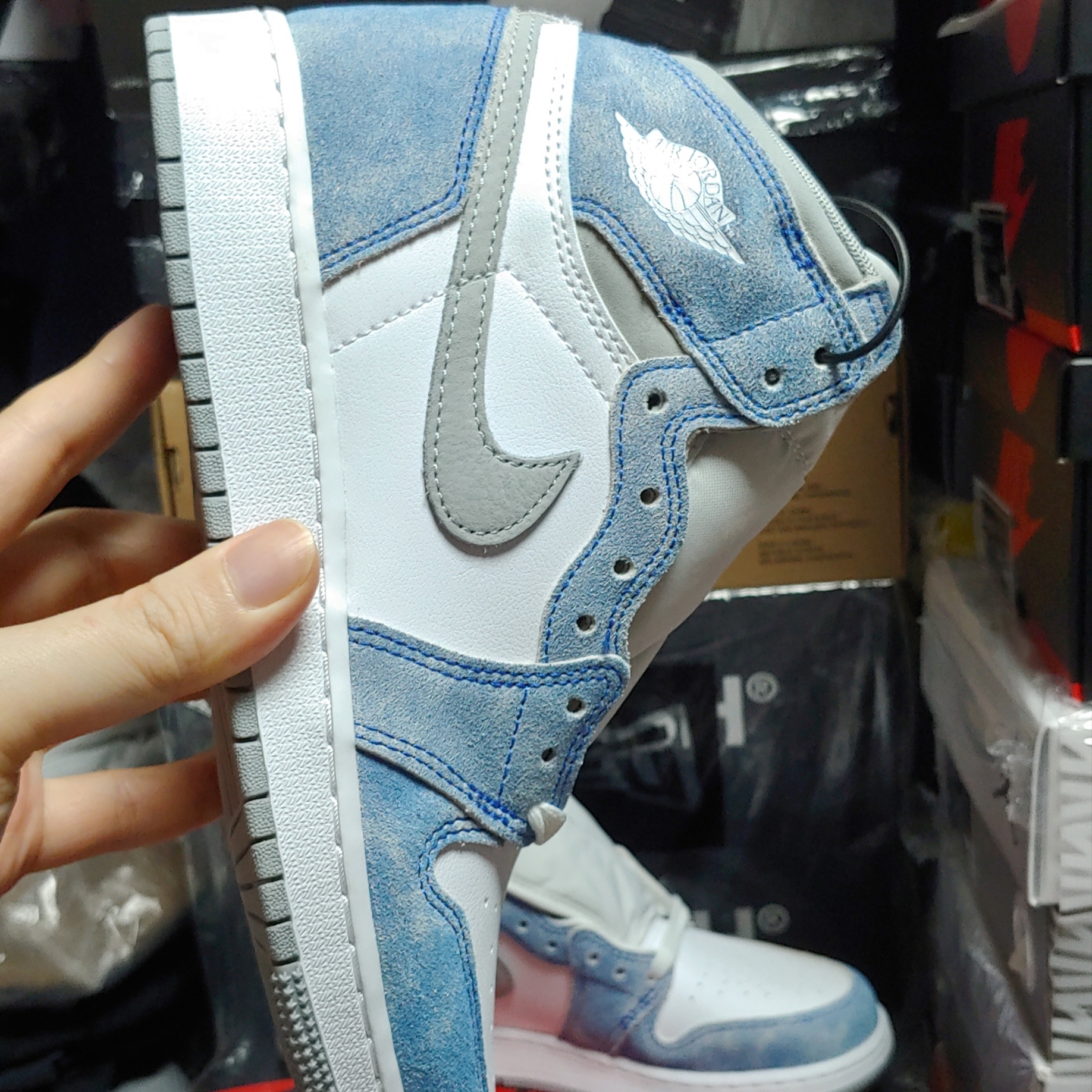 Jordan 1 Retro High OG Hyper Royal, (GS) Jordan 1 Retro High OG Hyper Royal 착용 스타일 - 1