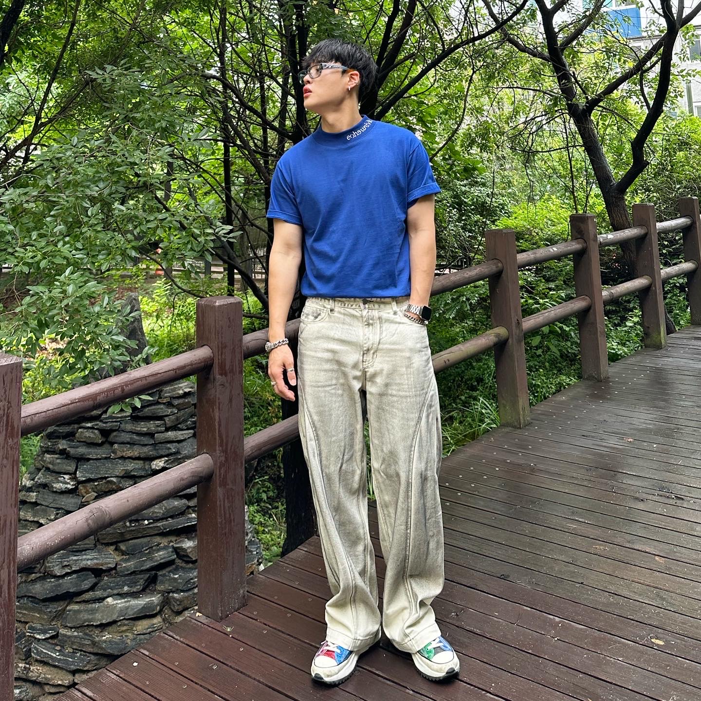 Converse x JW Anderson Run Star Hike Hi Glitter, Gentle Monster Nine Part Piece GC5 Translucent Gray 착용 스타일 - 2