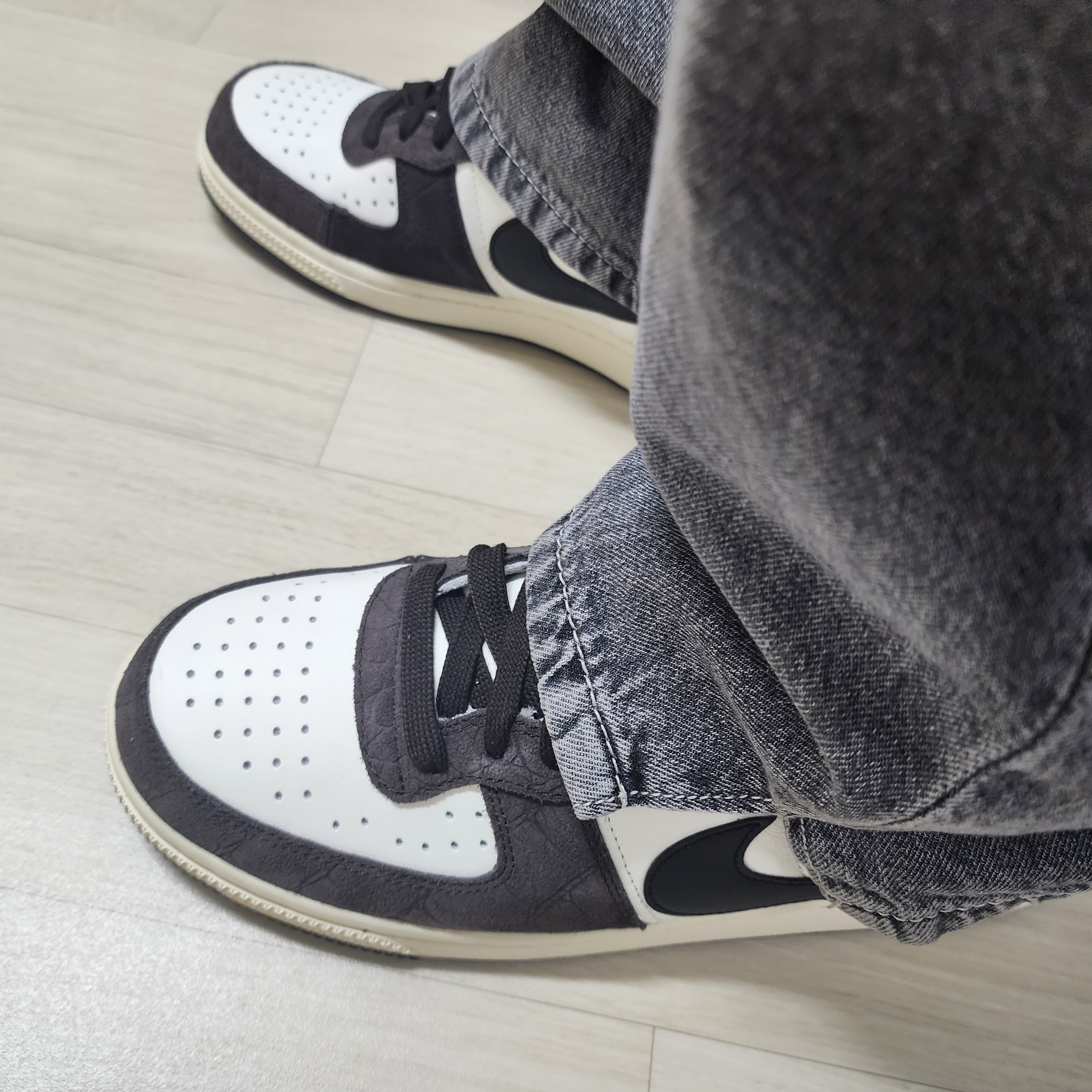 Nike Terminator Low Velvet Brown 착용 스타일 - 1
