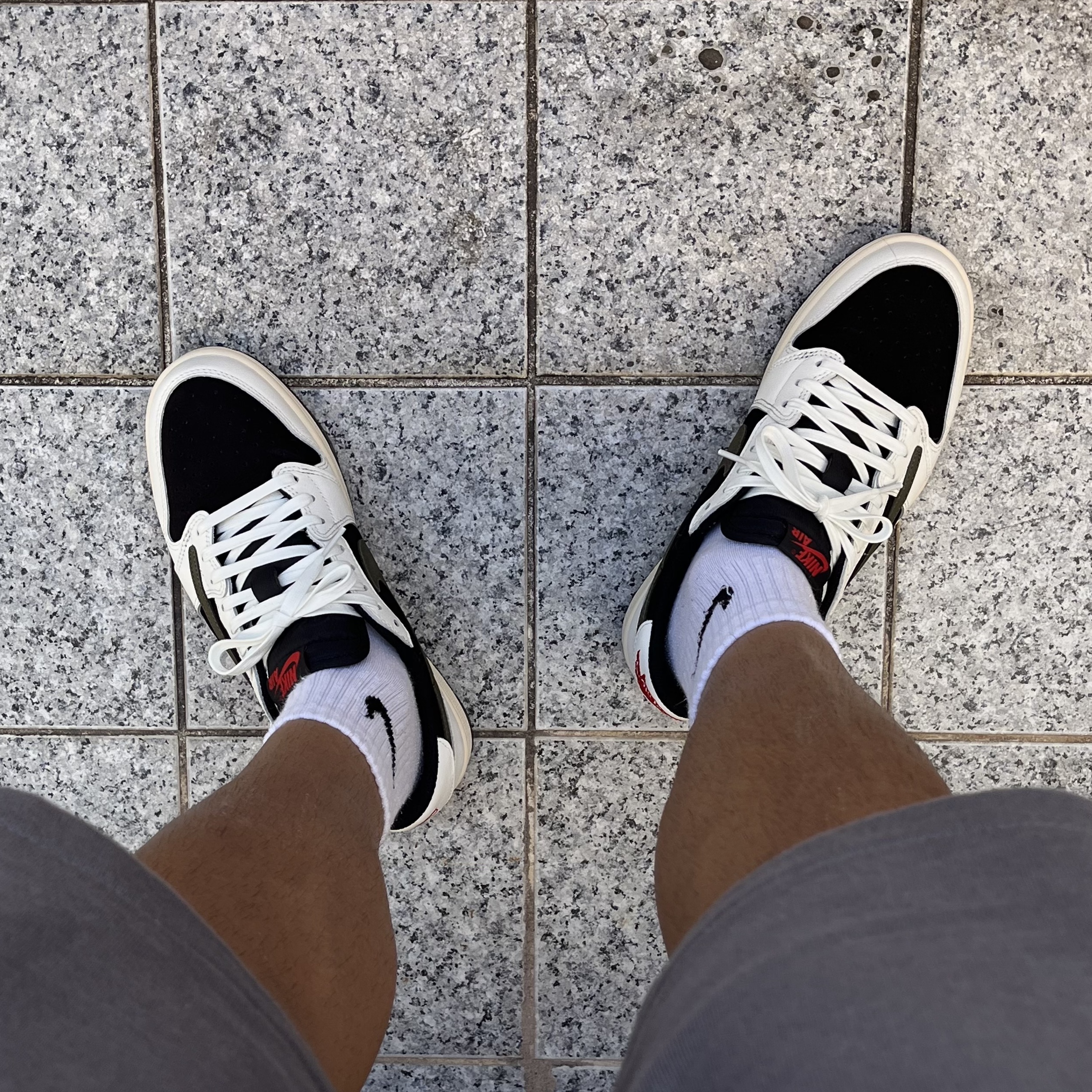 (W) Jordan 1 x Travis Scott Retro Low OG SP Medium Olive 착용 스타일