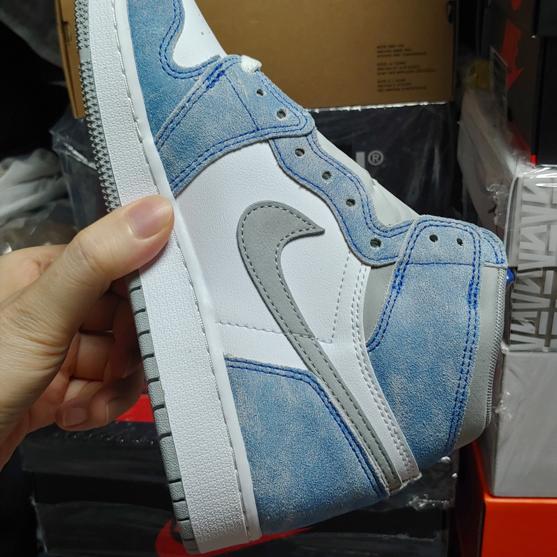 Jordan 1 Retro High OG Hyper Royal, (GS) Jordan 1 Retro High OG Hyper Royal 착용 스타일 - 2