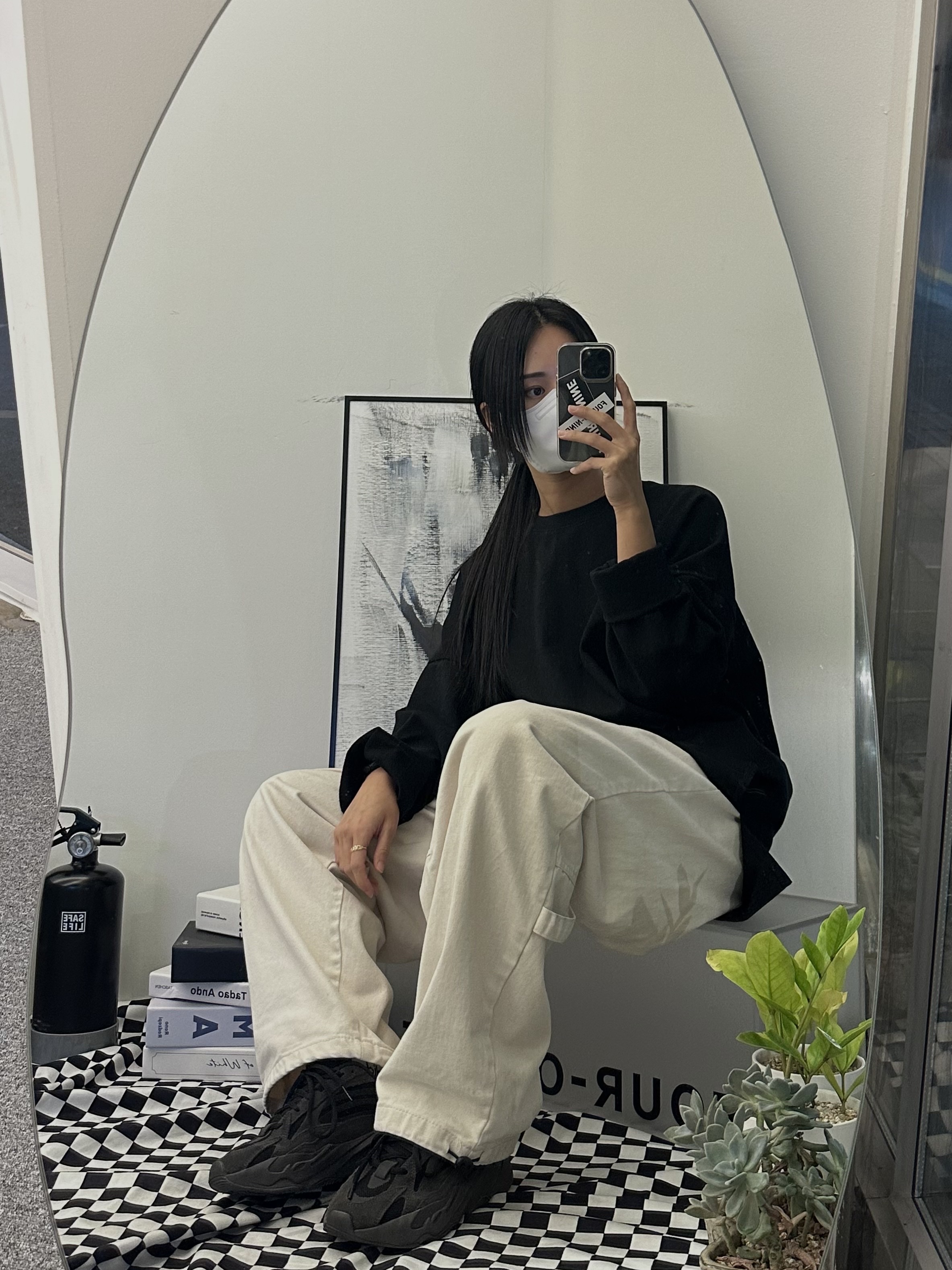 Adidas Yeezy Boost 700 V2 Vanta 2019 착용 스타일