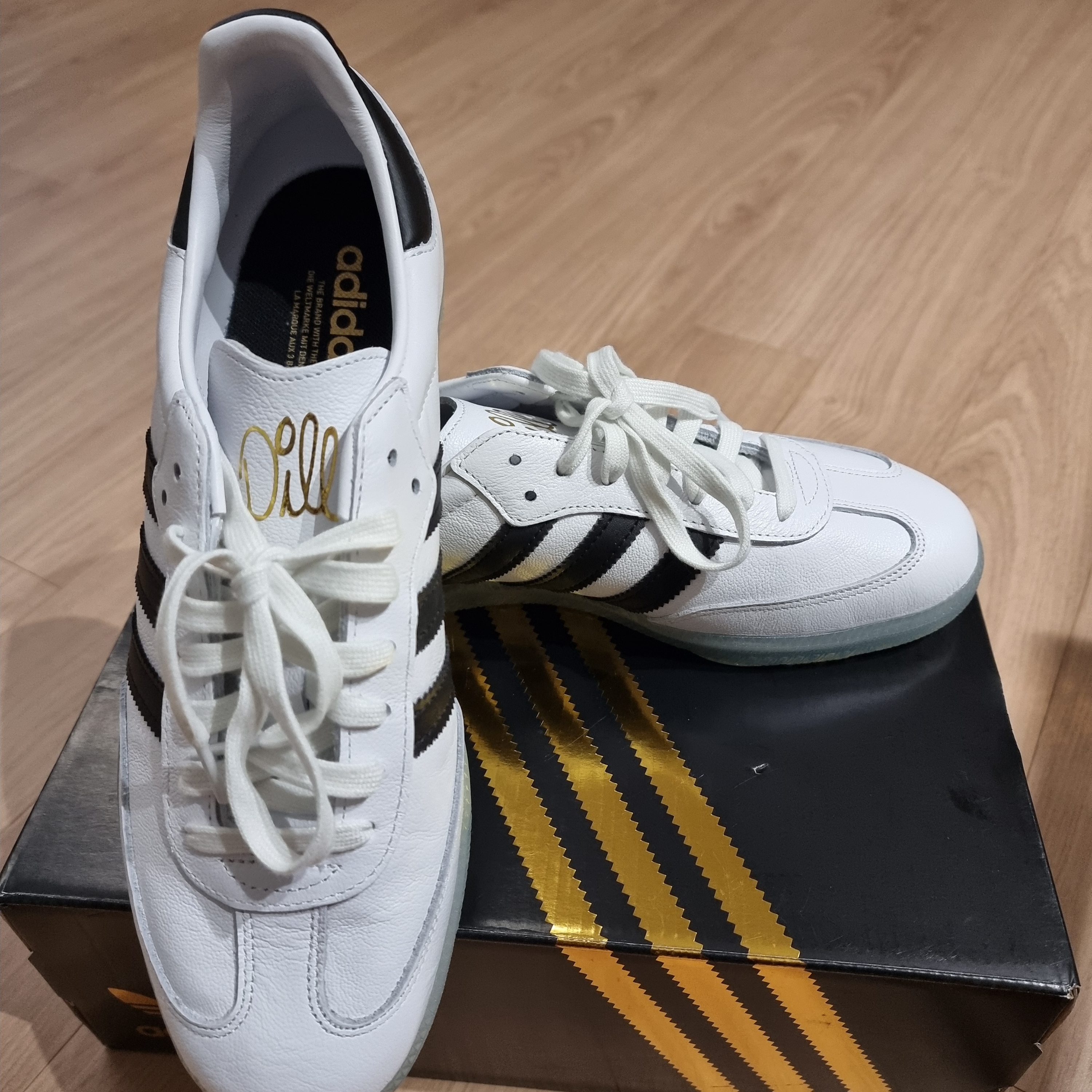 Adidas x Dill Samba White Black 착용 스타일 - 1