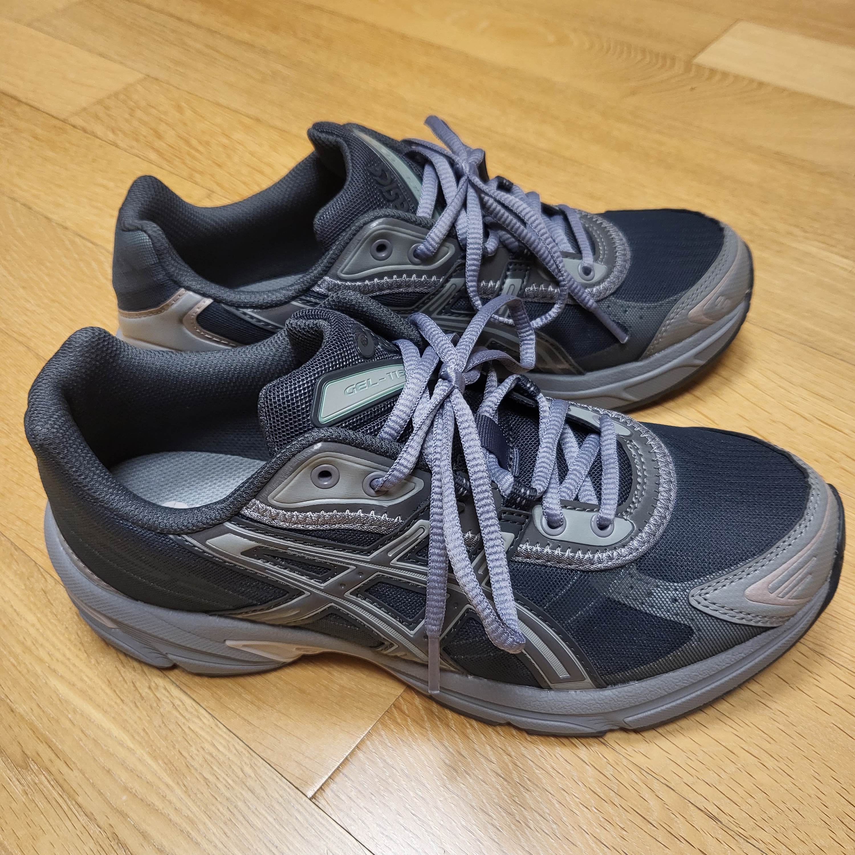 Asics Gel-1130 RE Obsidian Grey 착용 스타일 - 2