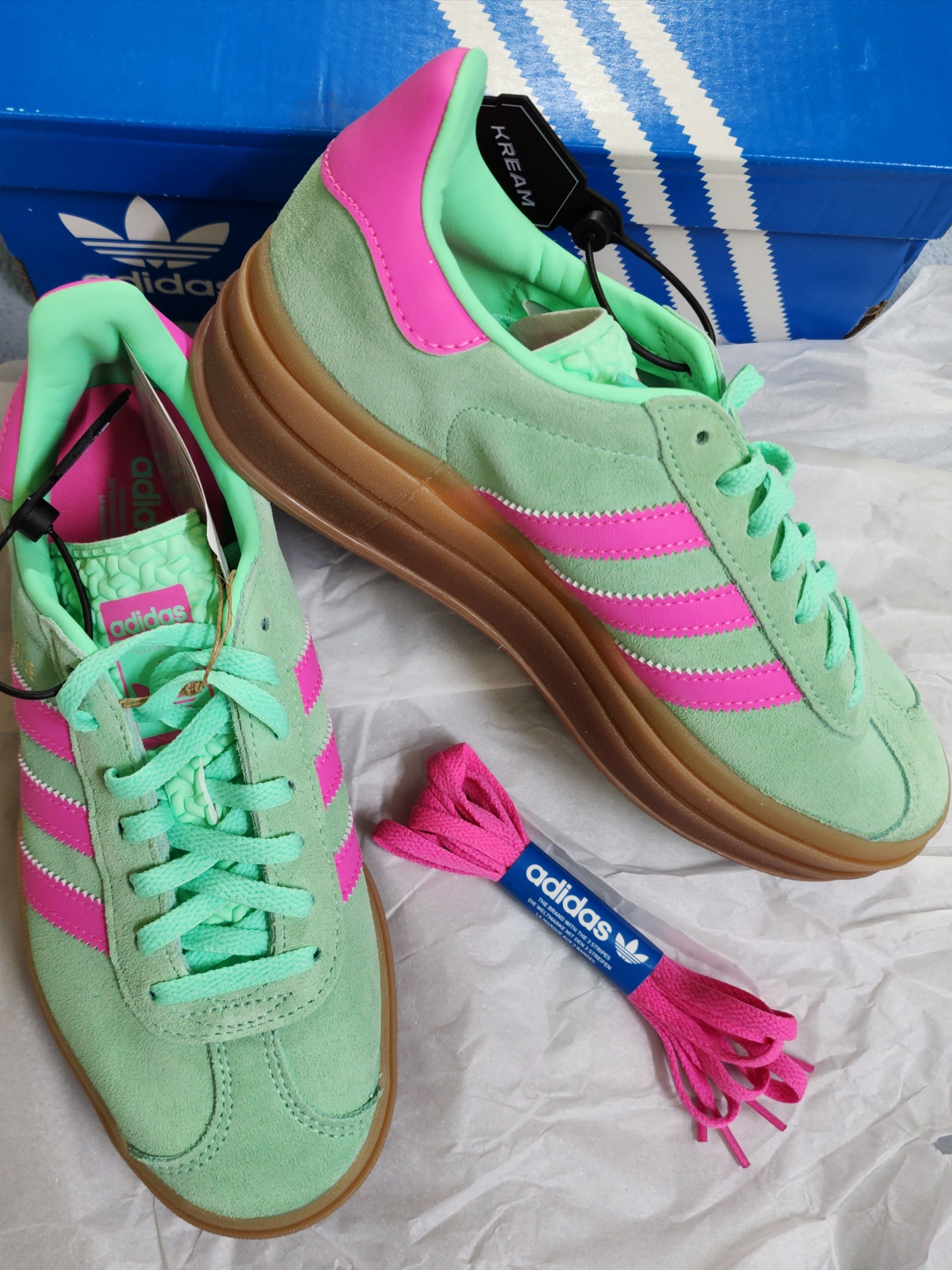 (W) Adidas Gazelle Bold Pulse Mint Pink 착용 스타일