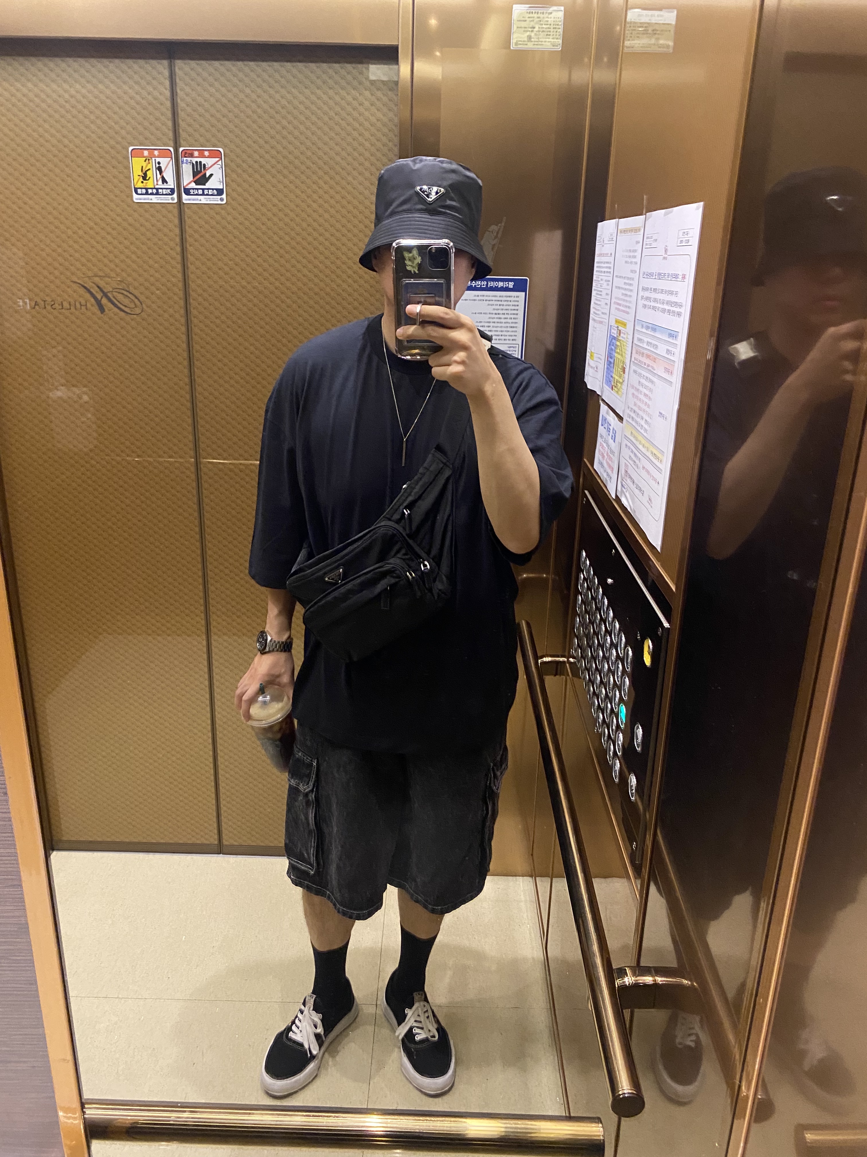 Prada Re-Nylon Bucket Hat Black, Maison Mihara Yasuhiro Baker OG Sole Canvas Low Cut Sneakers Black 착용 스타일