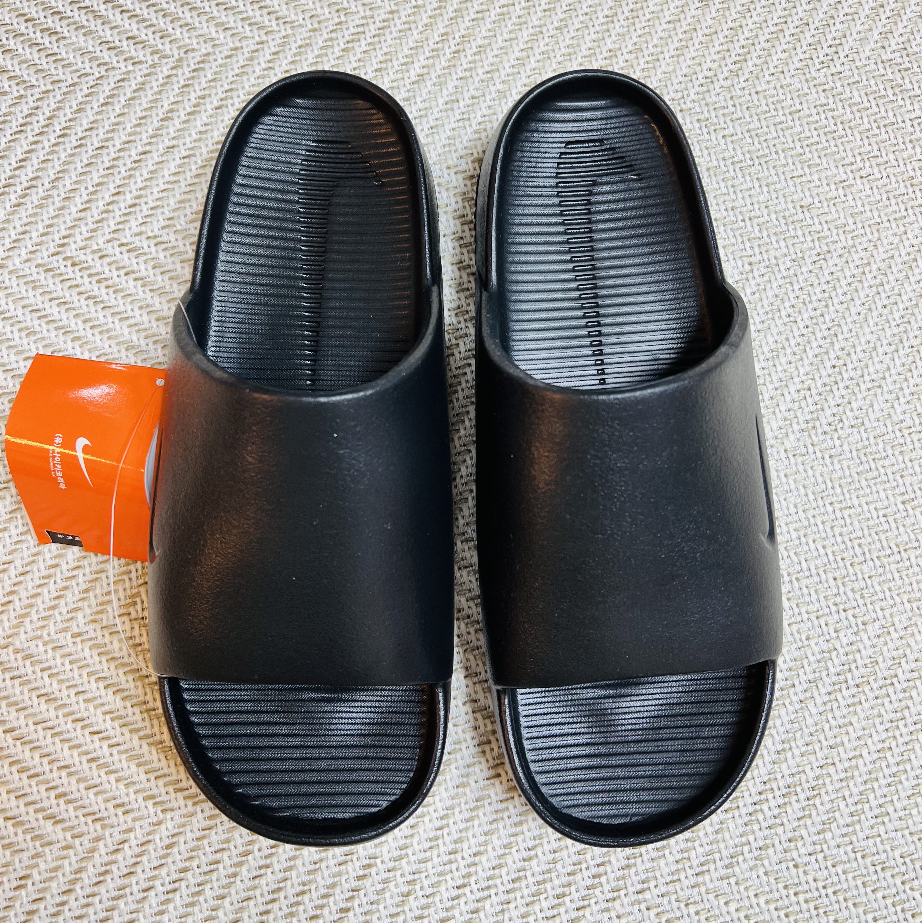 Nike Calm Slide Black 착용 스타일 - 3