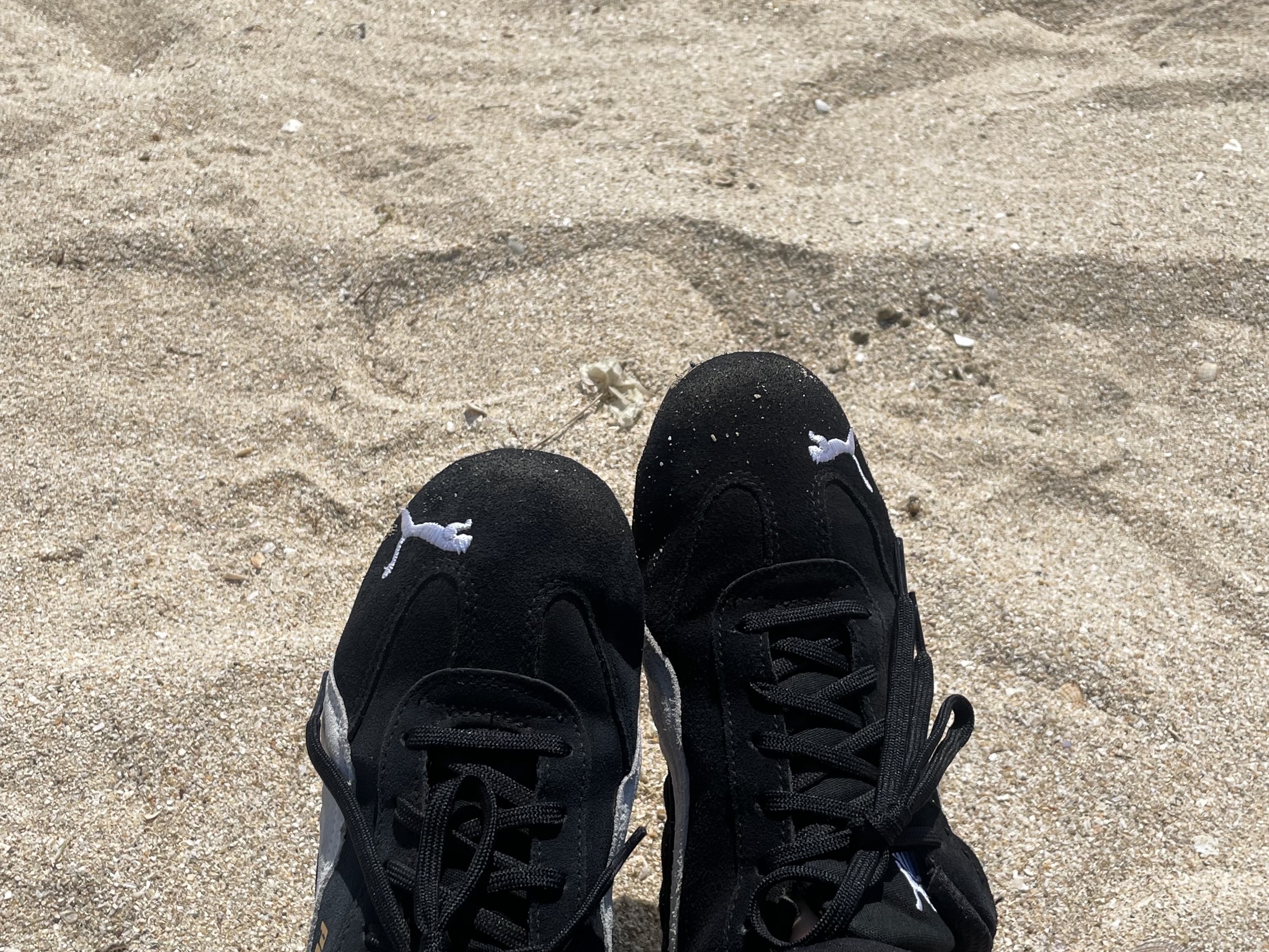 Puma Speedcat LS Black White 착용 스타일 - 1