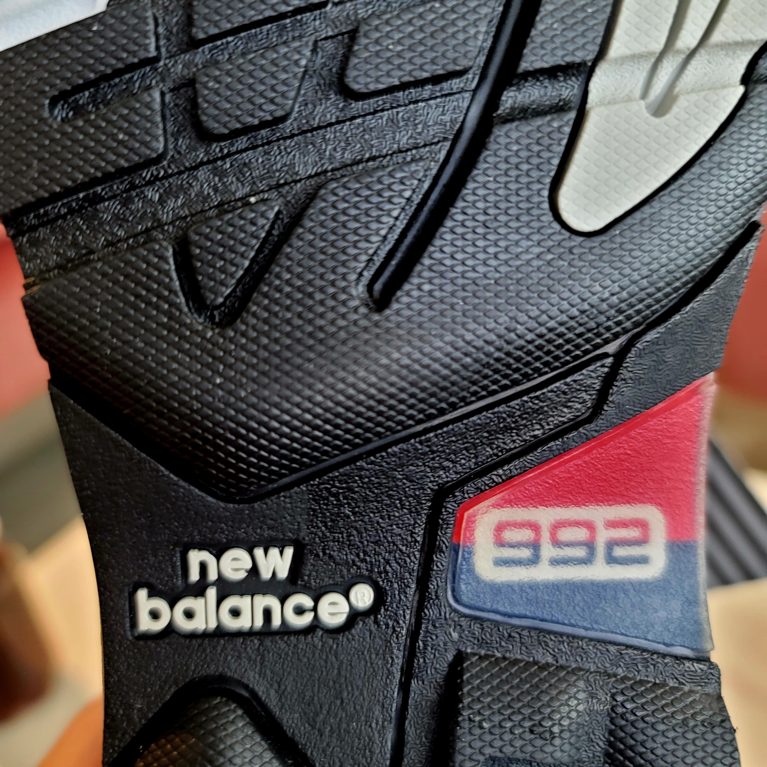 New Balance 992 Made in USA Navy 착용 스타일 - 2