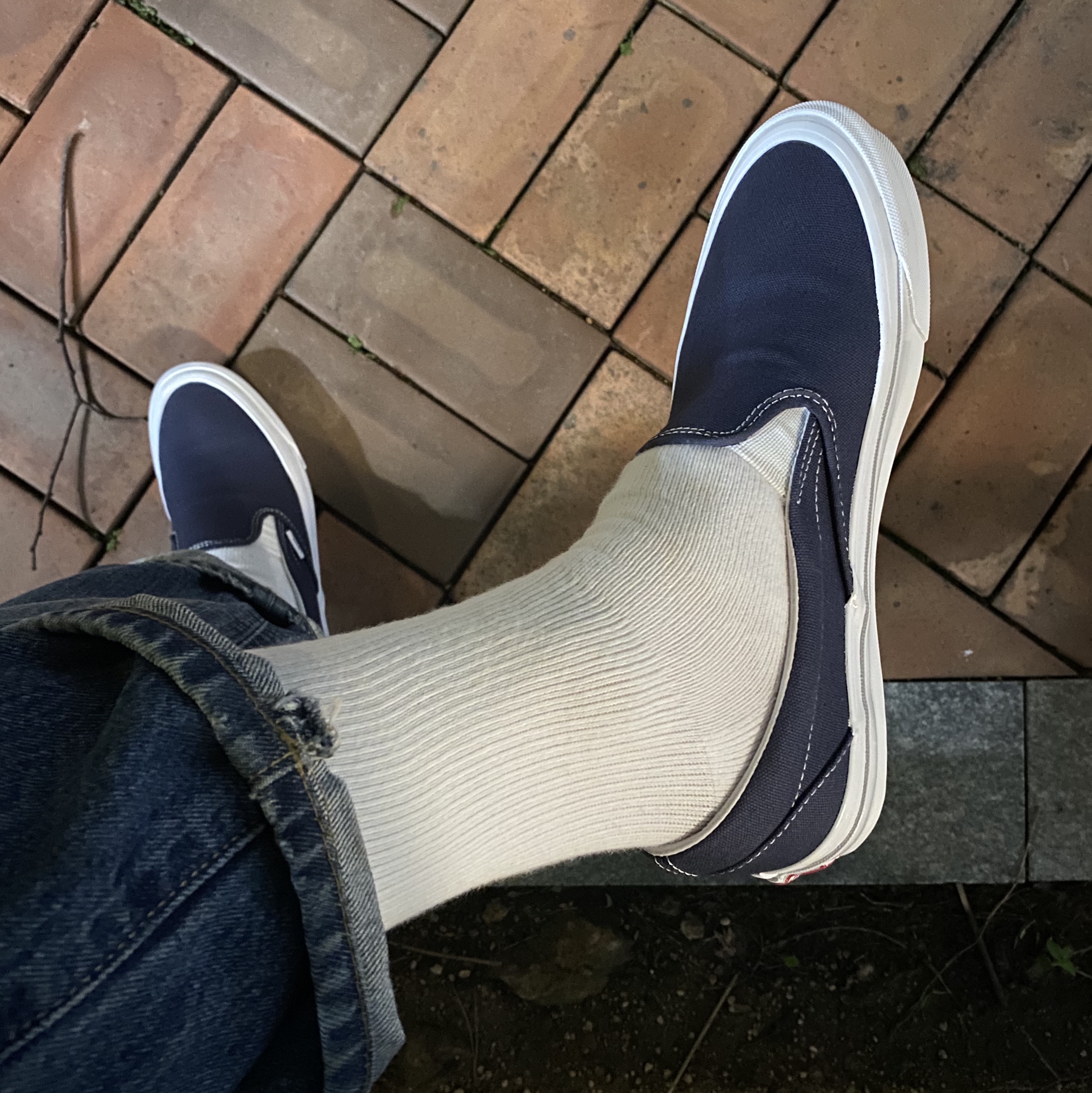Vans Vault OG Classic Slip-On LX Navy 착용 스타일