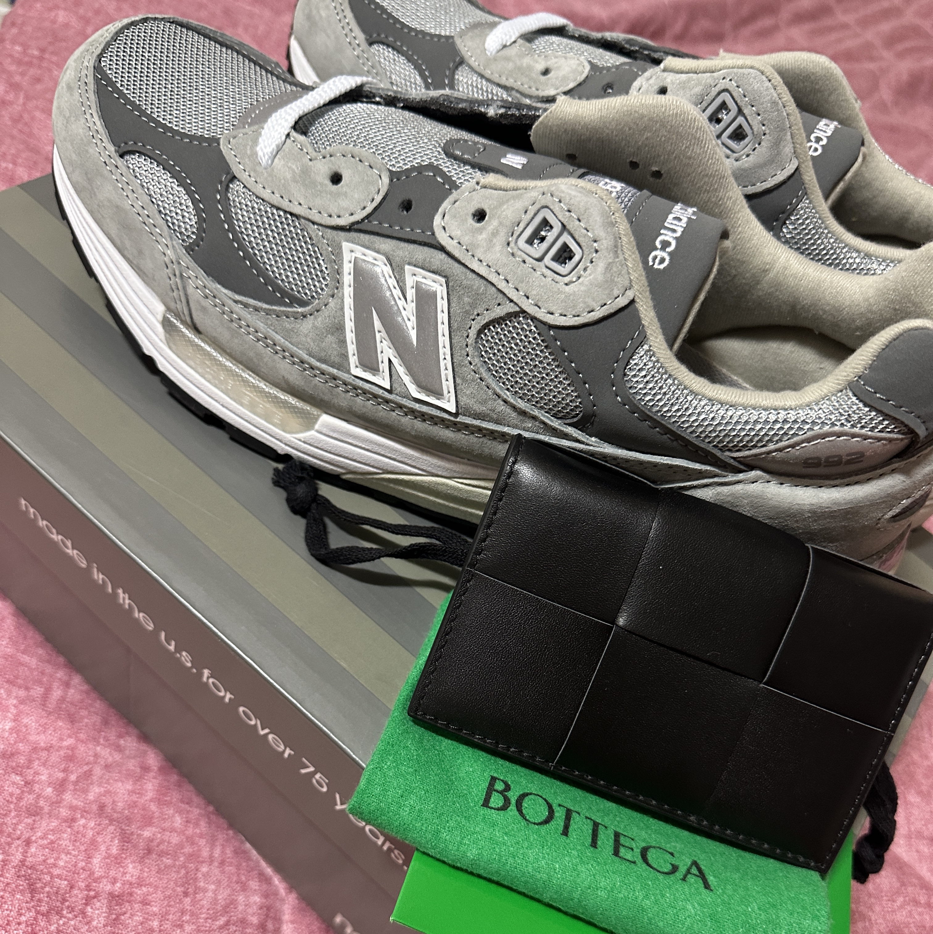 New Balance 992 Made in USA Grey - D Standard, Bottega Veneta Flap Card Case Black 착용 스타일