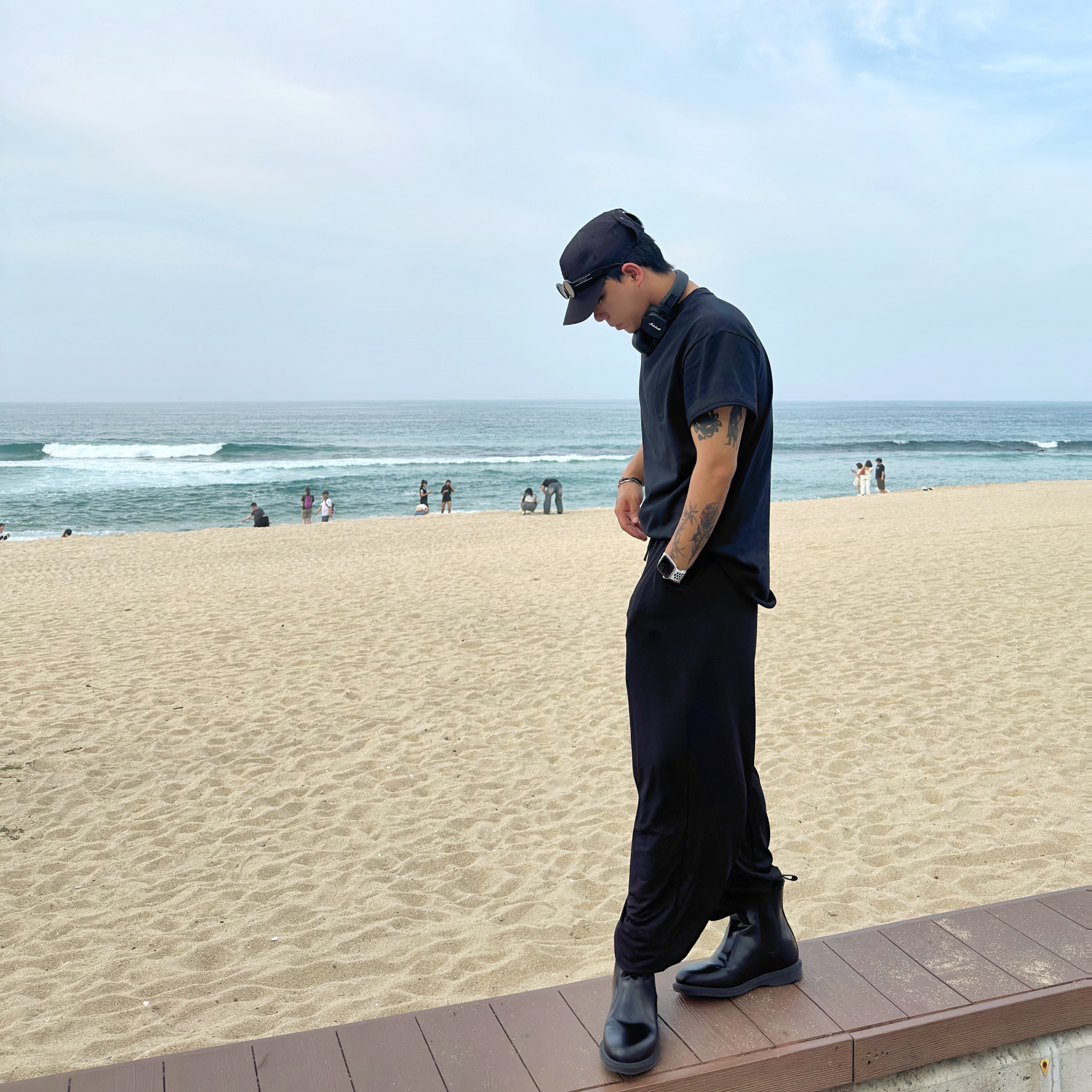 Marshall Major IV Black (Korean Ver.), C.P. Company Goggle Back Logo Cap Black - 21SS 착용 스타일 - 1