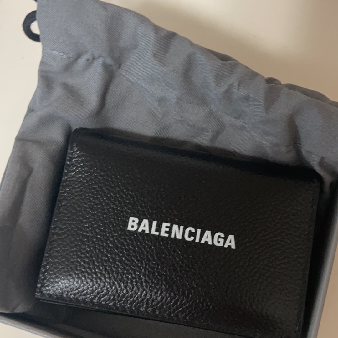 Balenciaga Cash Flap and Card Holder Black 착용 스타일