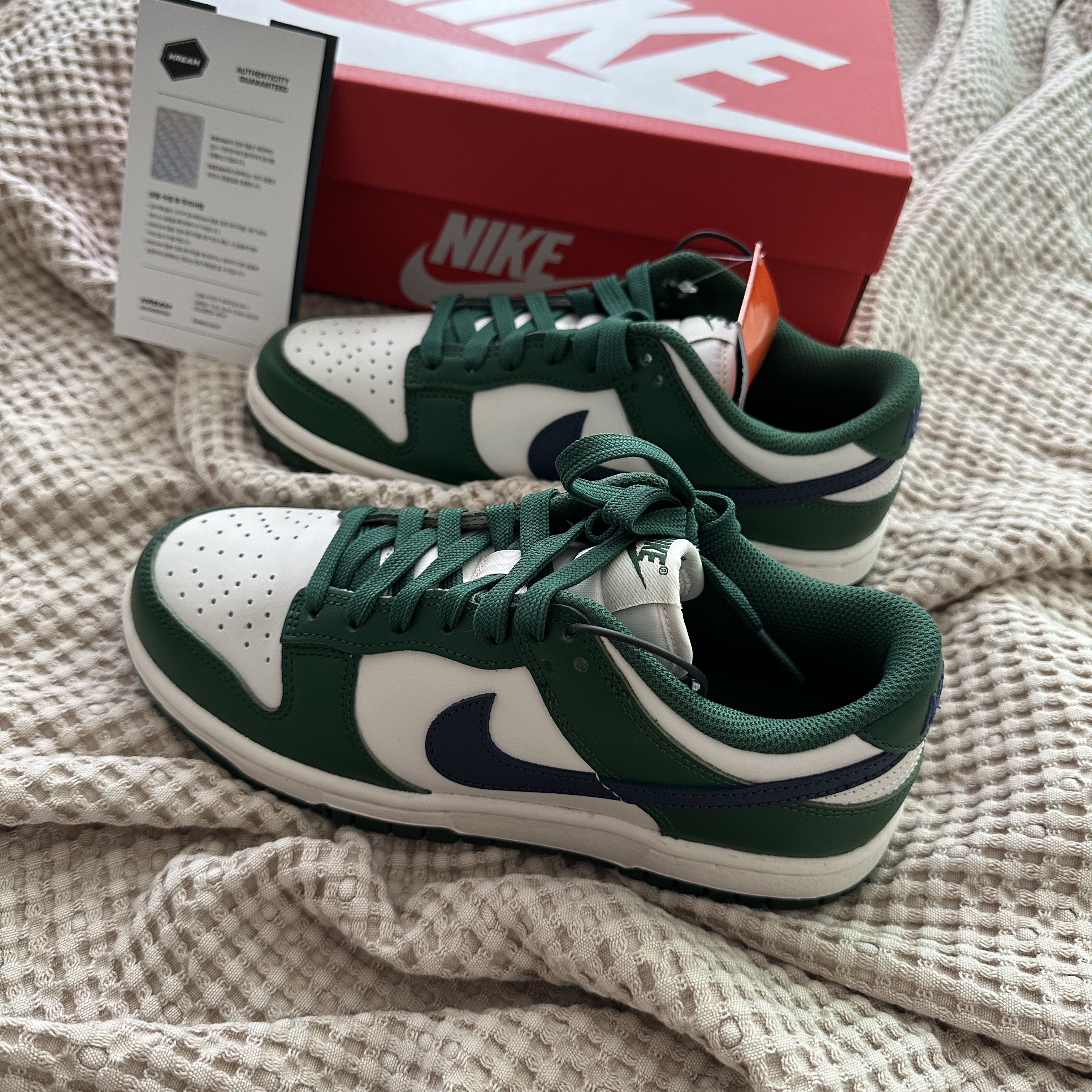 (W) Nike Dunk Low Gorge Green 착용 스타일 - 1