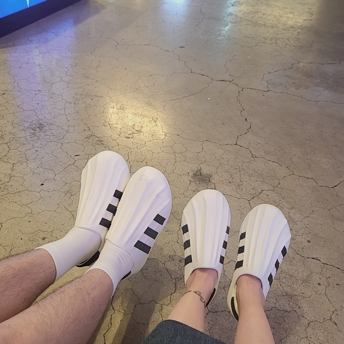 Adidas Adifom Superstar Core White 착용 스타일